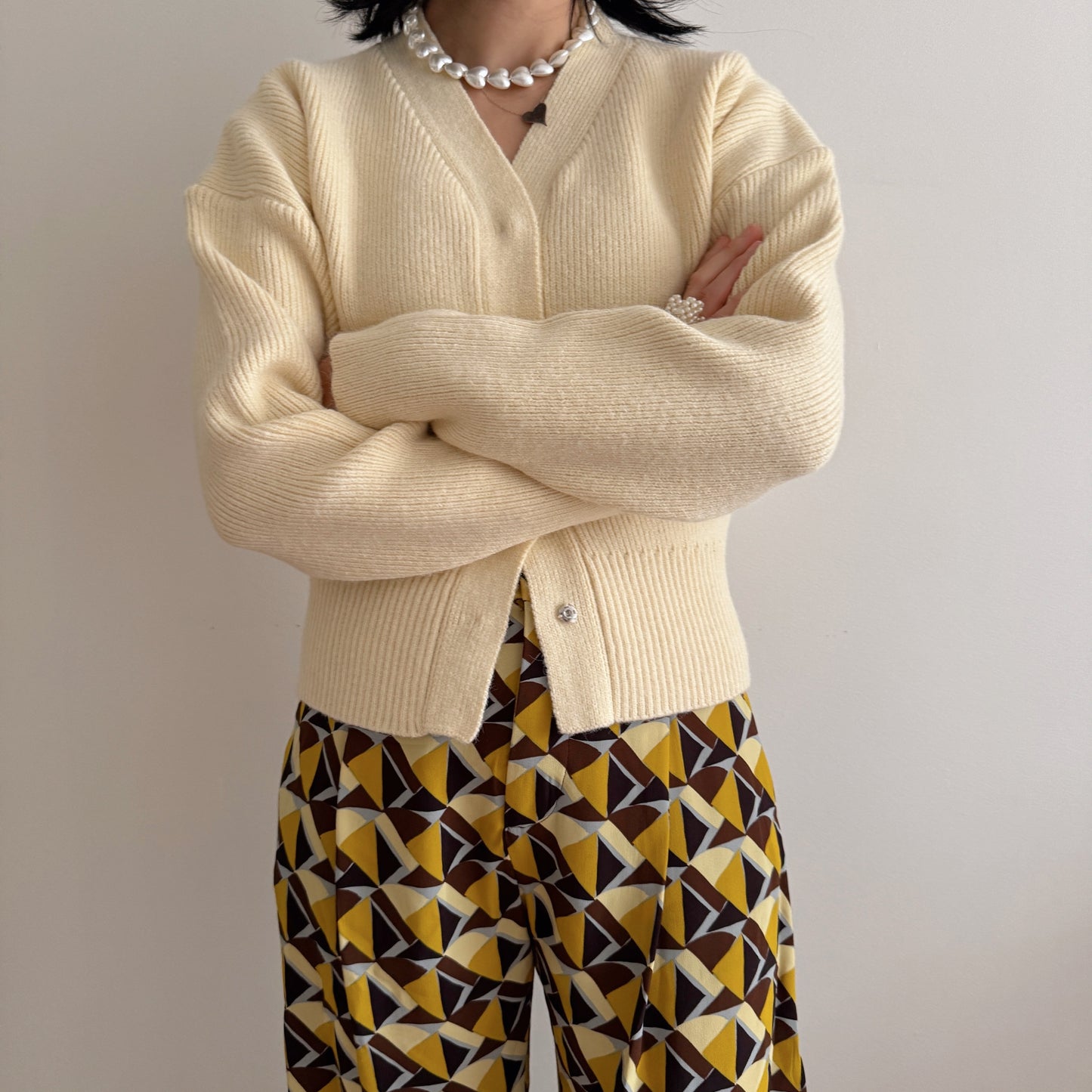snap button cardigan (light yellow, brown)