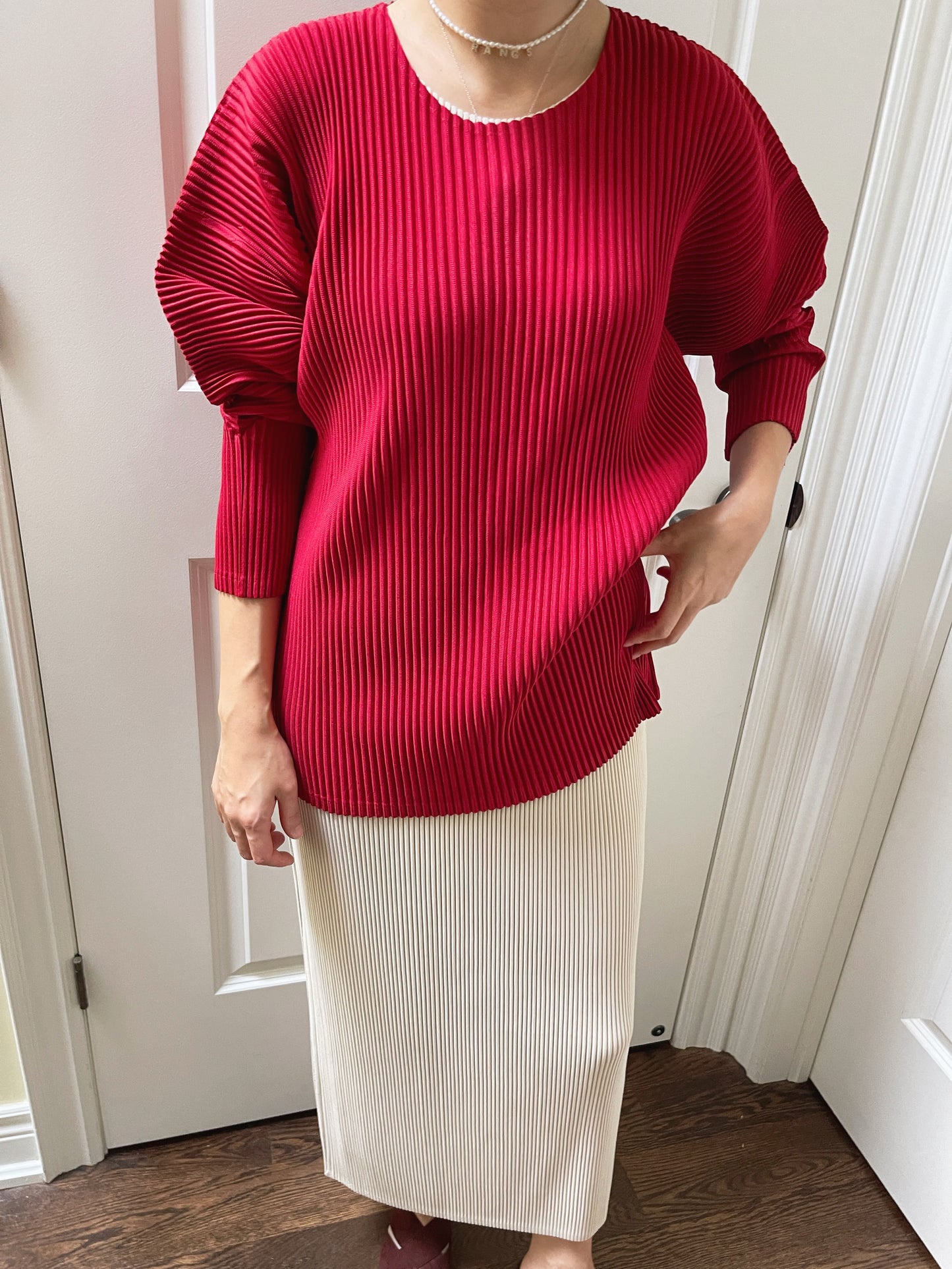 A-POC Pleats round tee ( black, ivory, red)