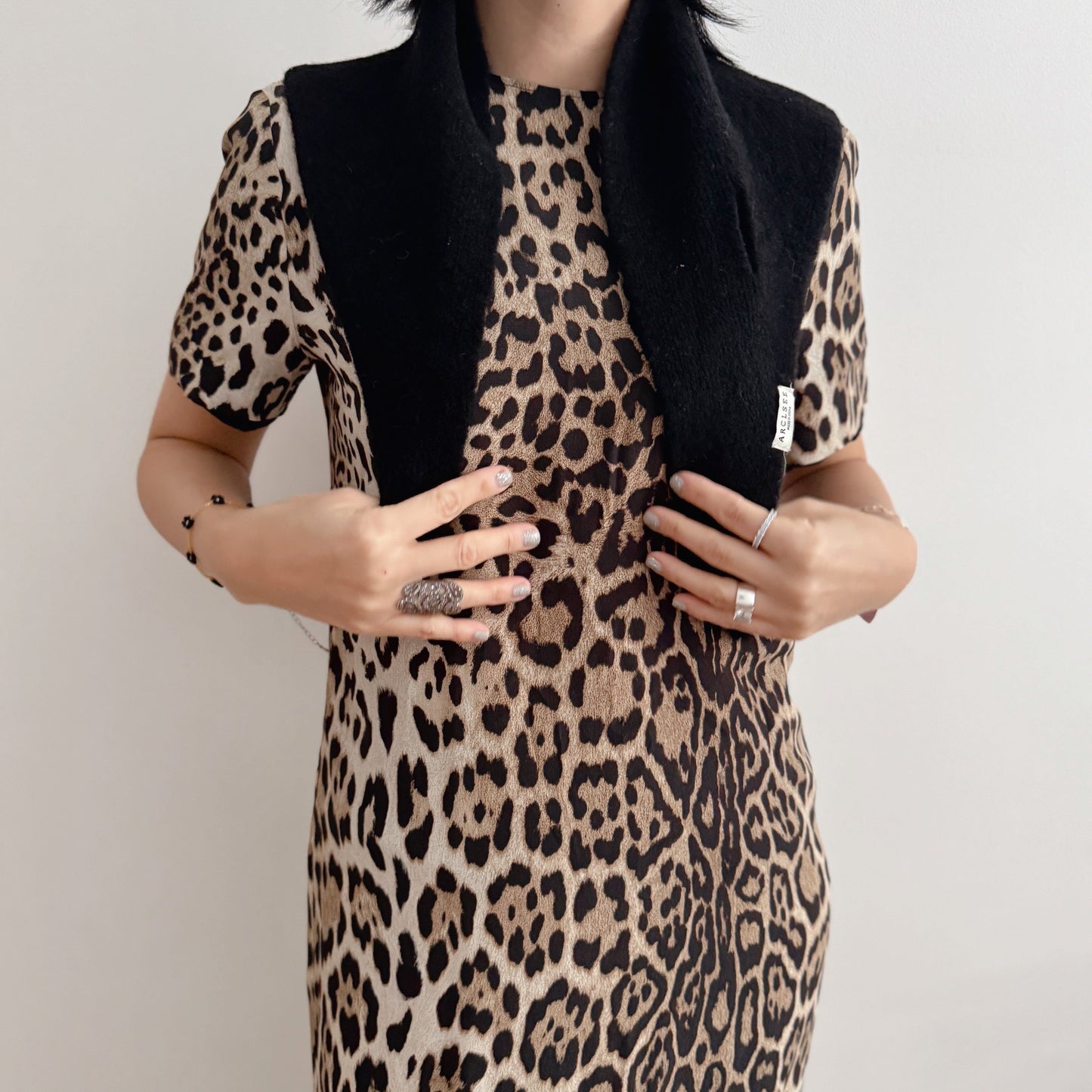 TRIANGULAR KNIT BANDANA (black,ivory)