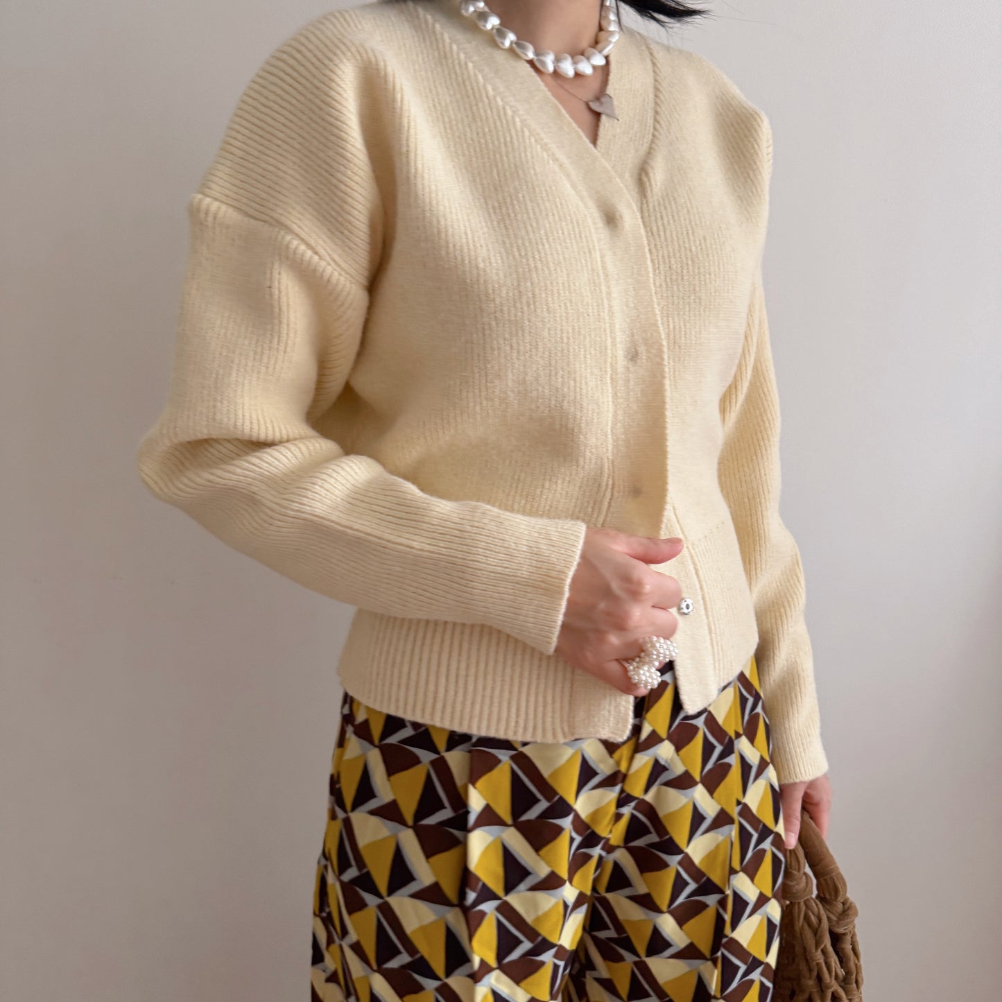 snap button cardigan (light yellow, brown)