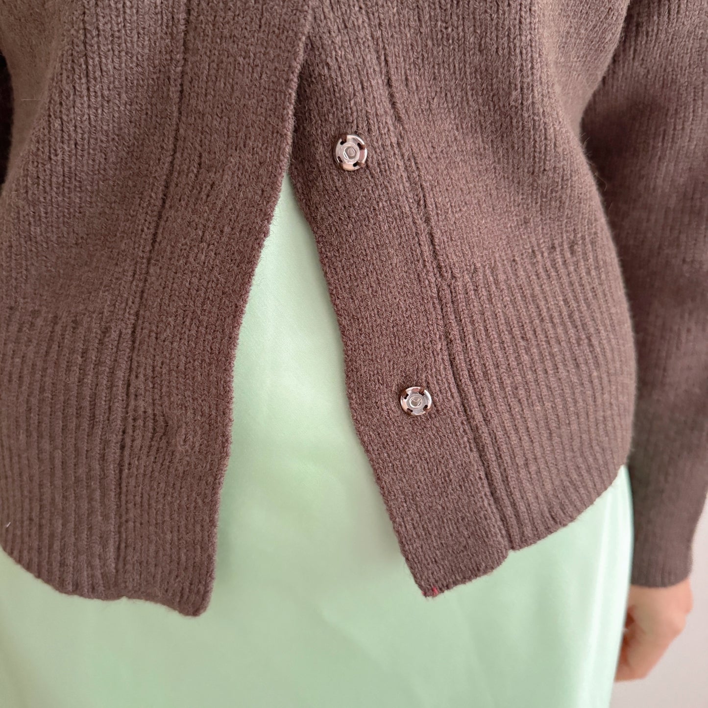 snap button cardigan (light yellow, brown)