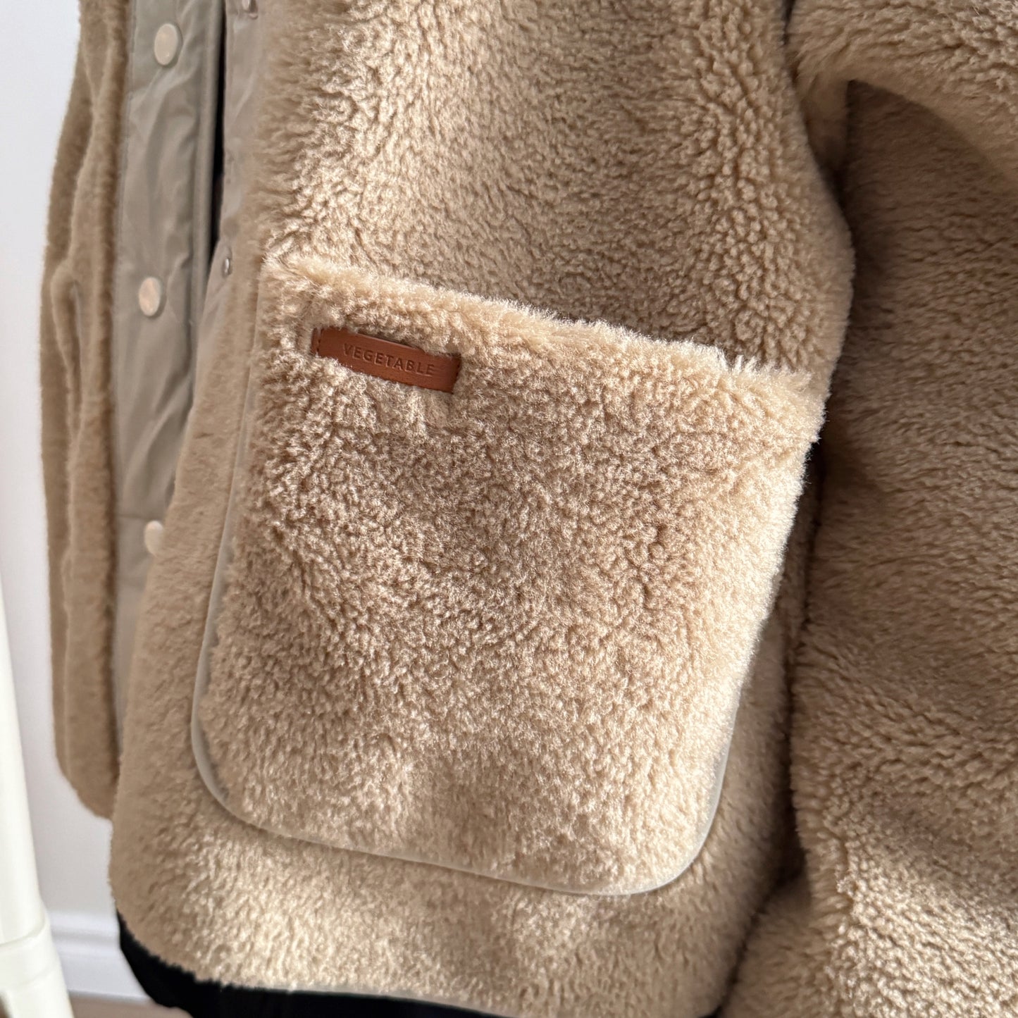 FAUX SHEARLING JACKET (Beige, Brown)
