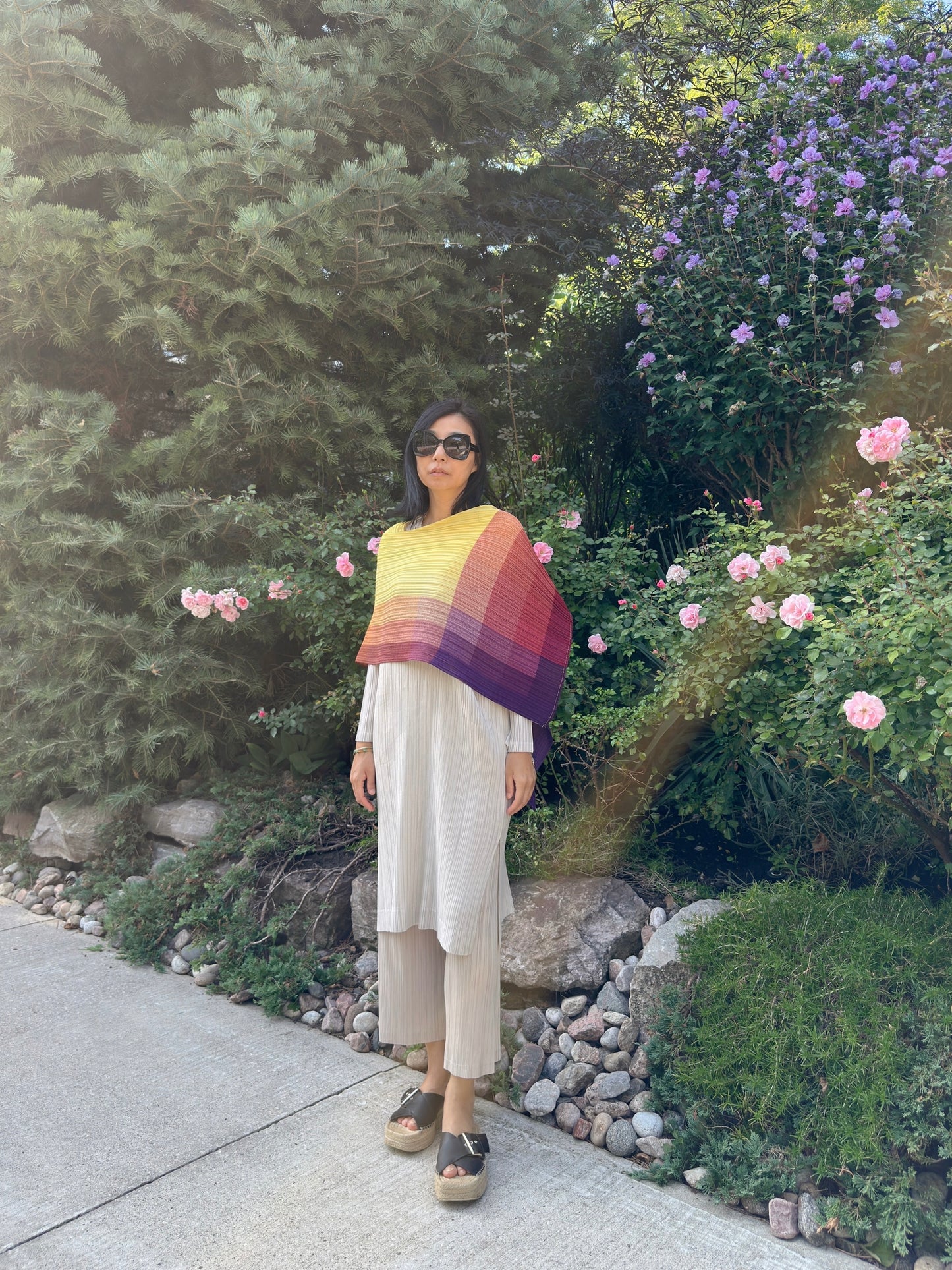 Pleats Gradation Cape(blue, purple )