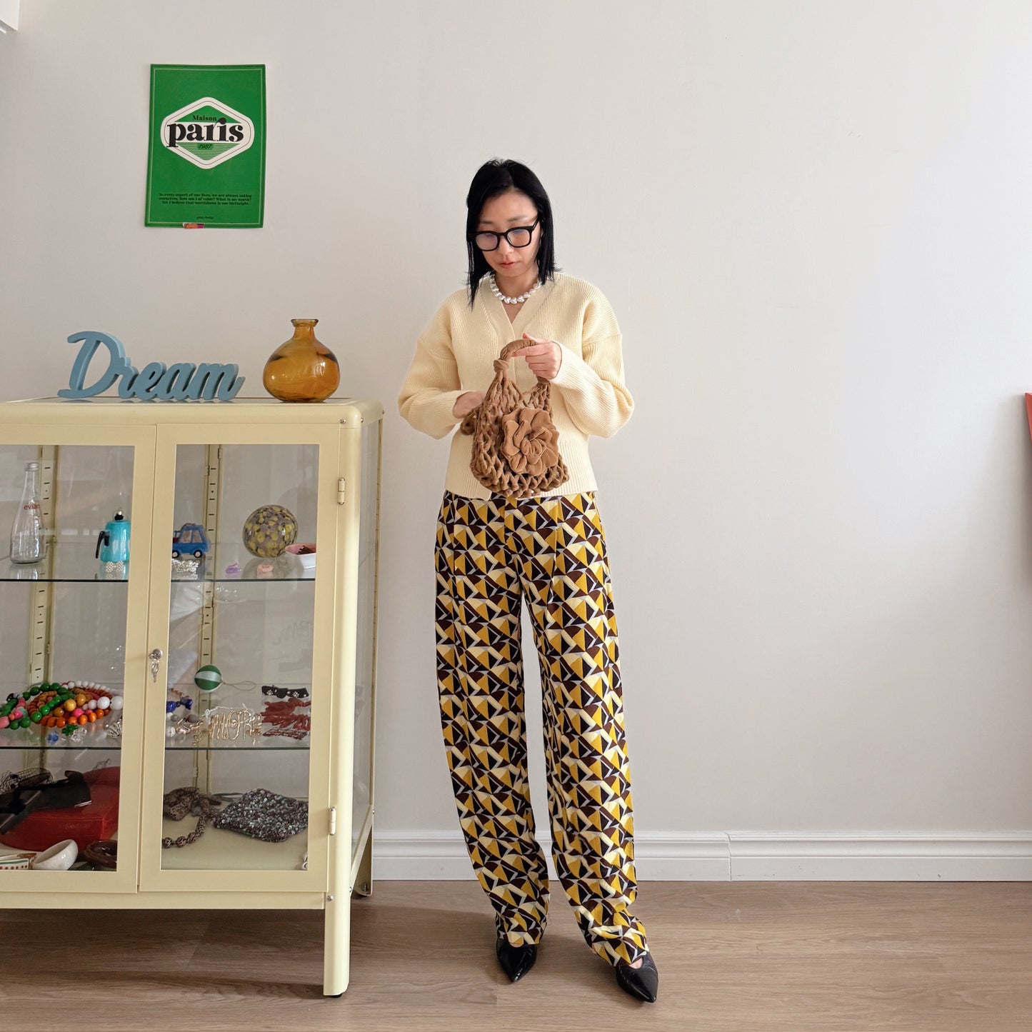snap button cardigan (light yellow, brown)