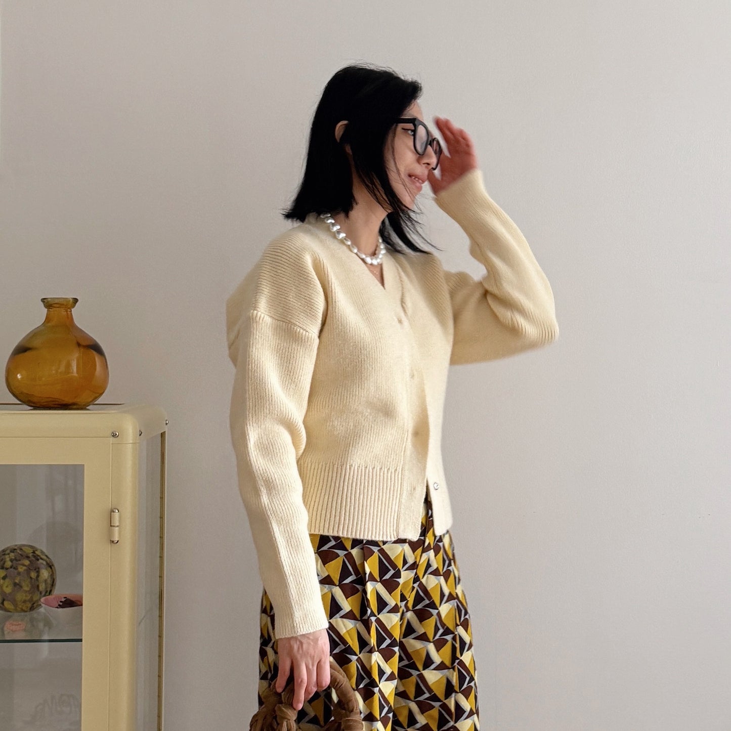 snap button cardigan (light yellow, brown)
