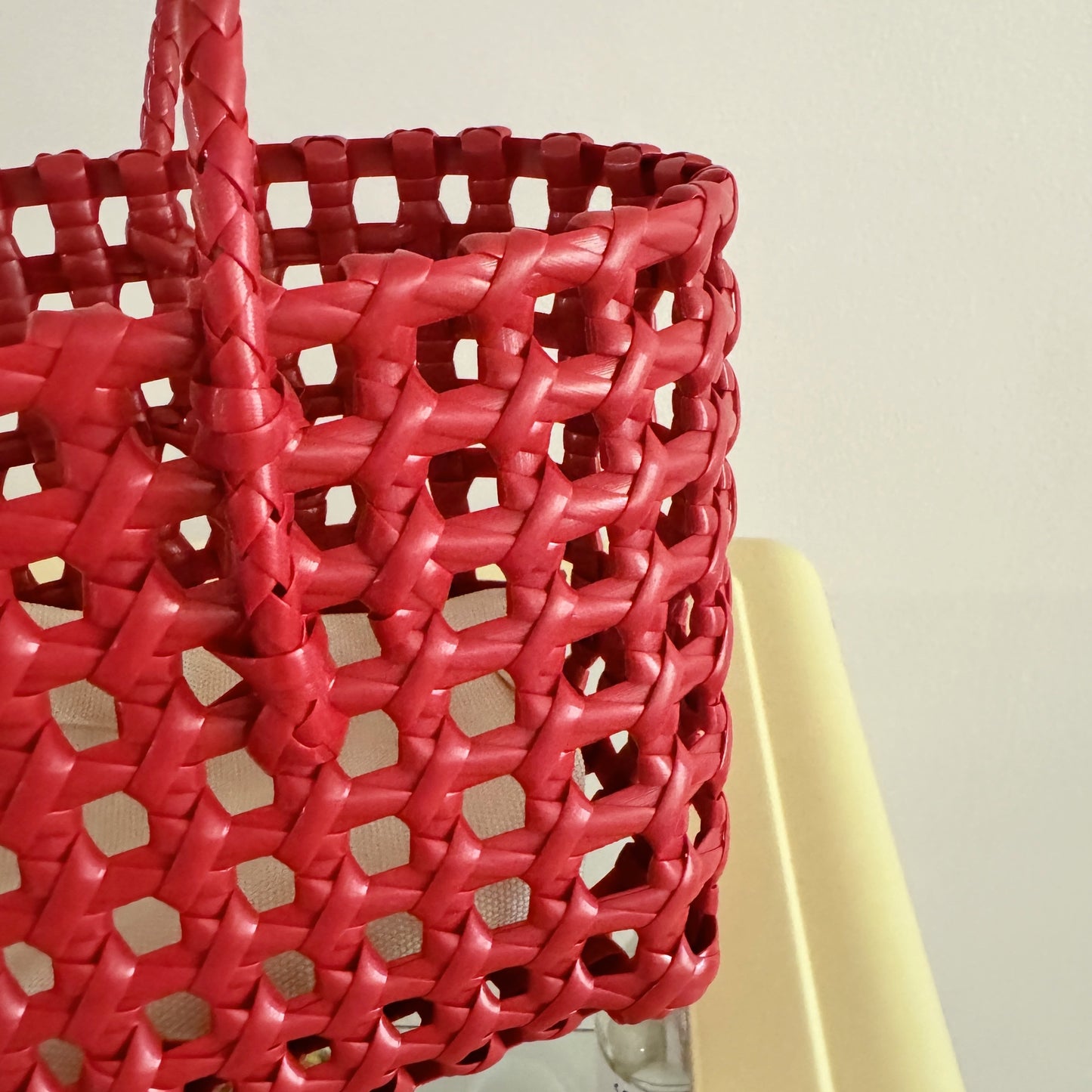 woven basket bag ( red, green, black)