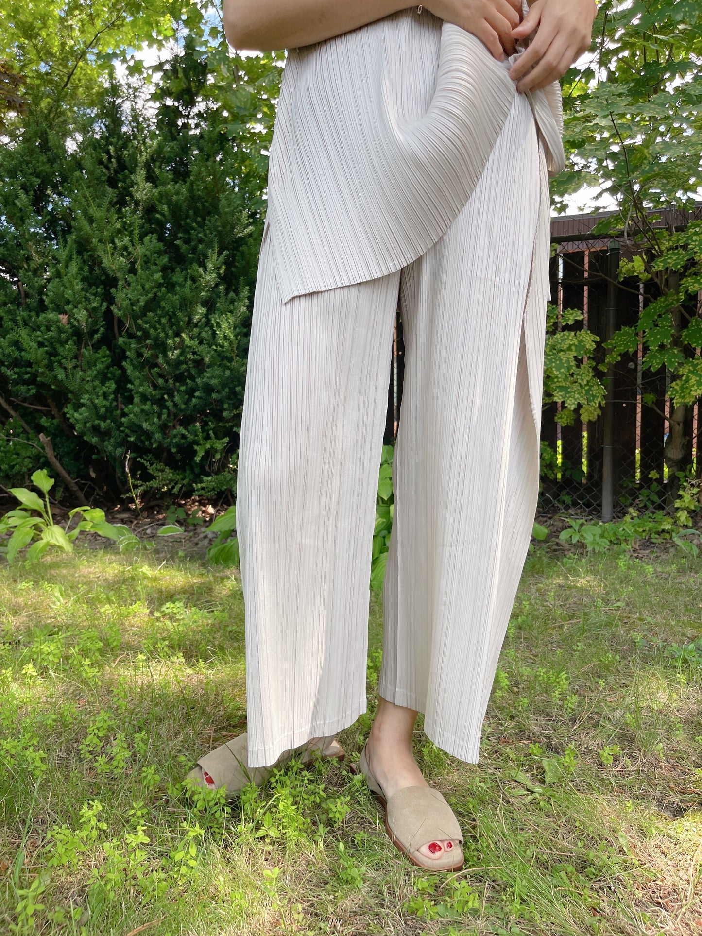 Pleats July pants (ivory, black, grey)