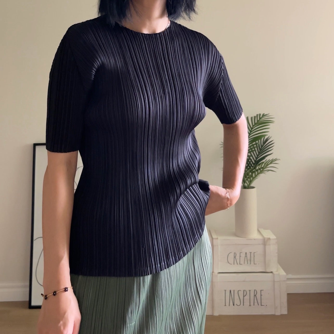 Pleats basic top (pink, gray khaki, ruby, white, black, silver)