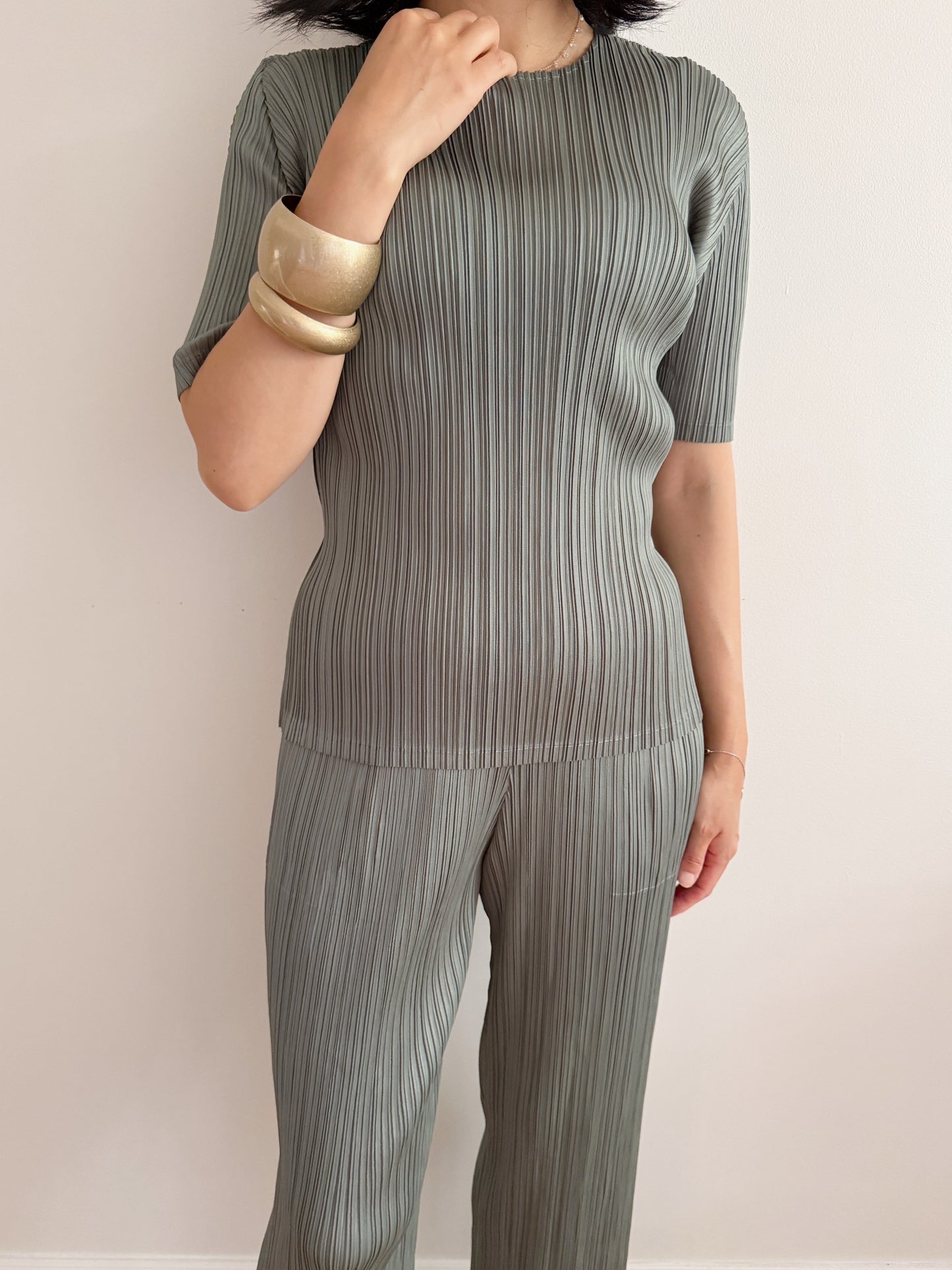 Pleats basic top (pink, gray khaki, ruby, white, black, silver)