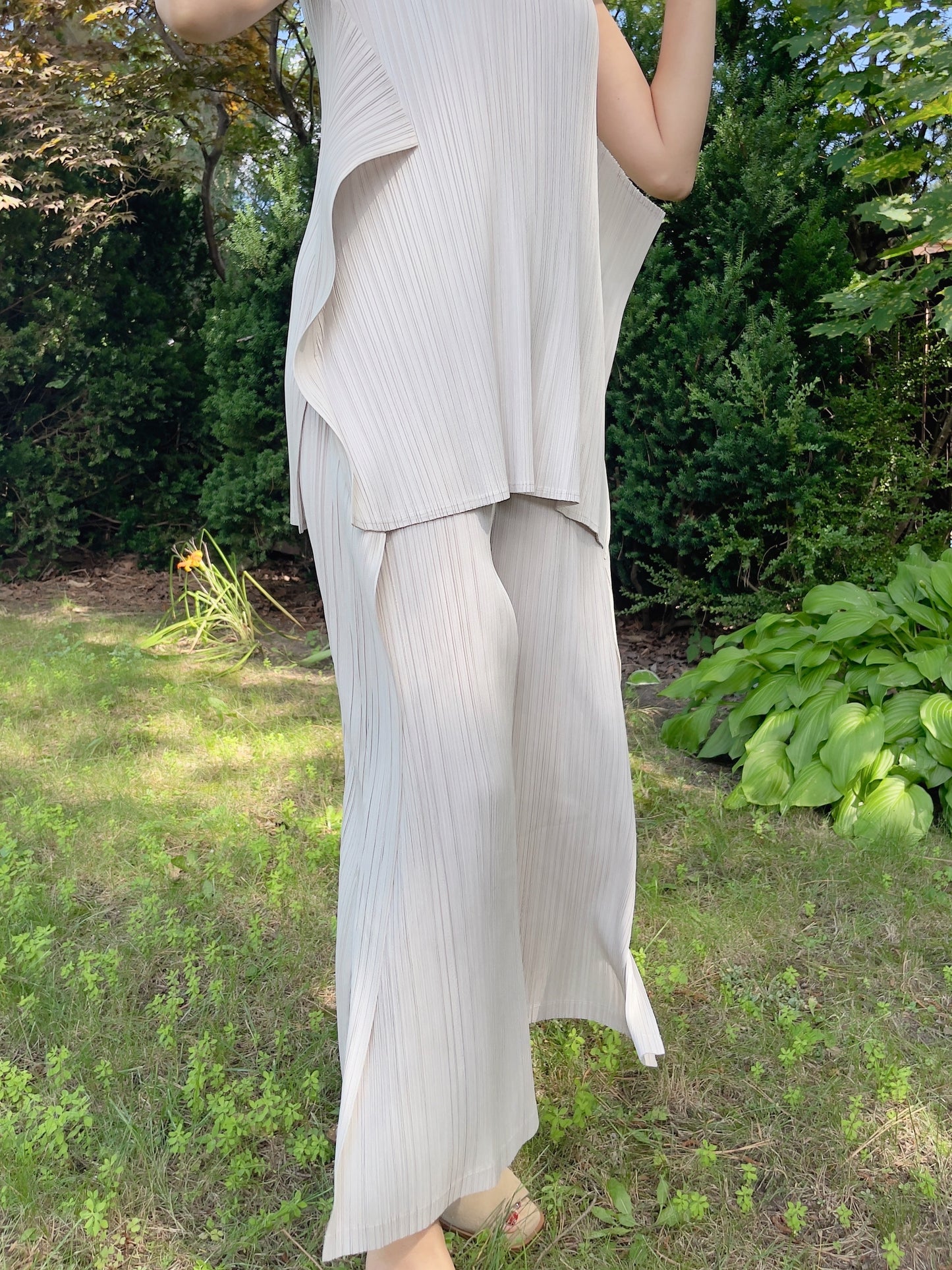 Pleats July pants (ivory, black, grey)