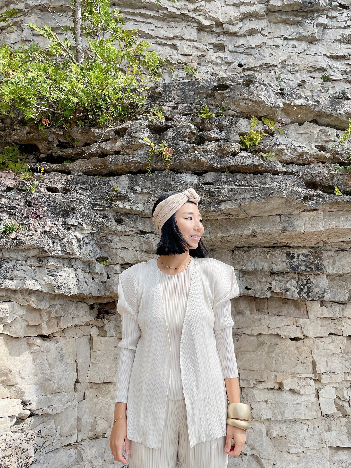 Edge Cardigan (black, ivory, green)