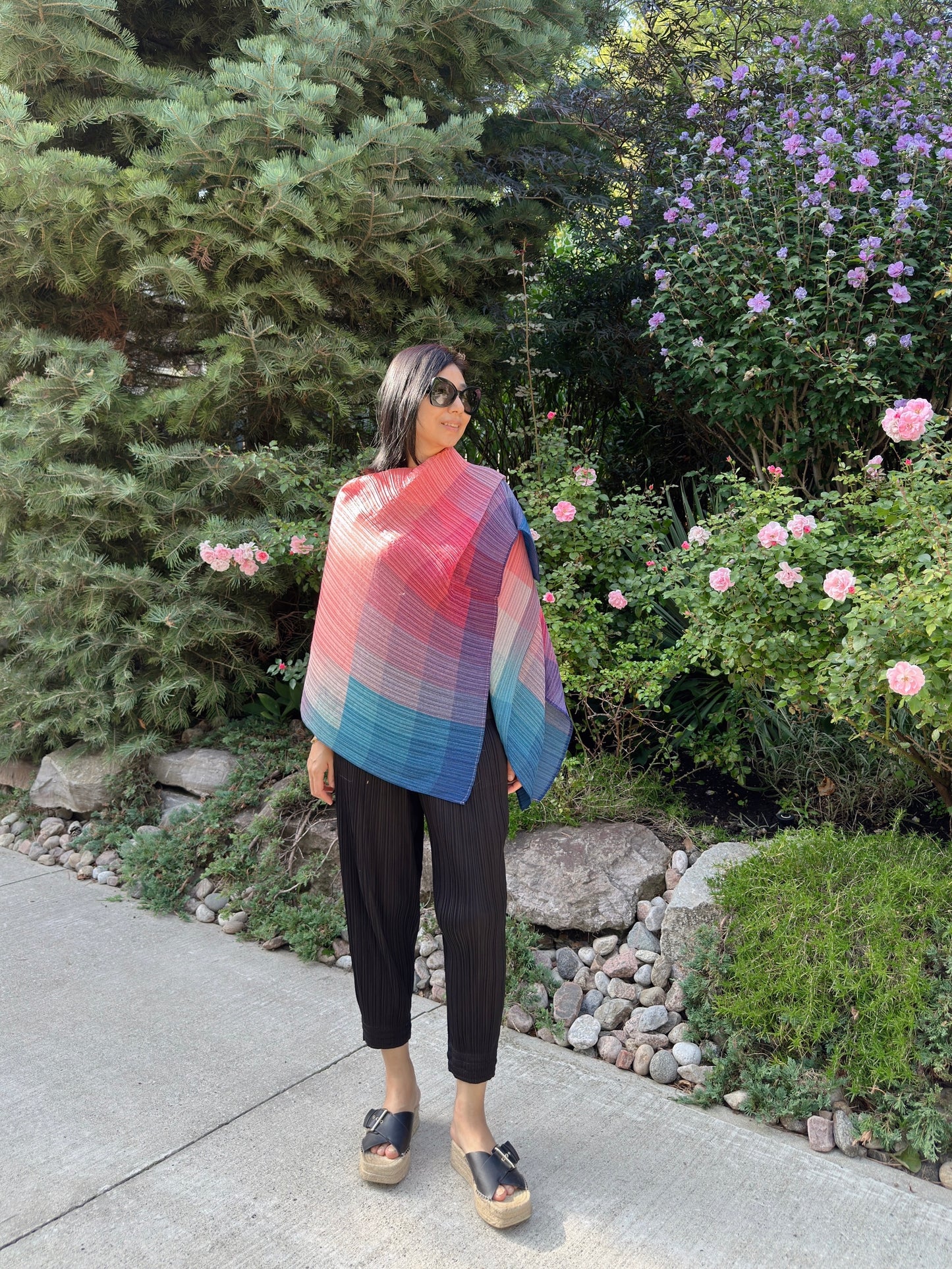 Pleats Gradation Cape(blue, purple )