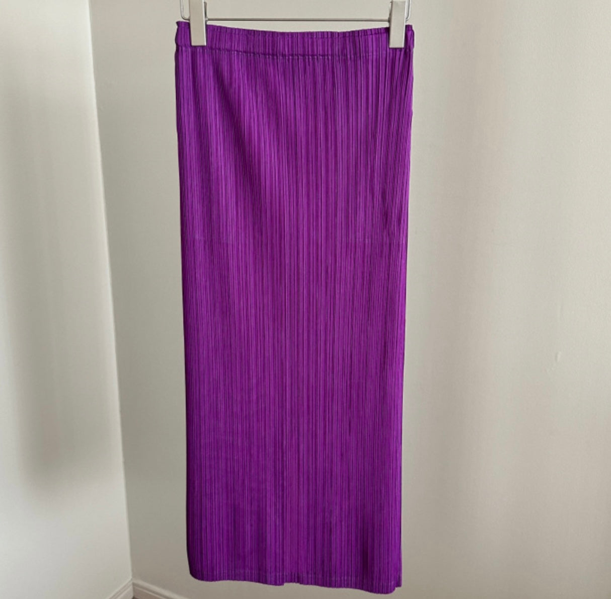 Pleats h line skirt (green, purple)