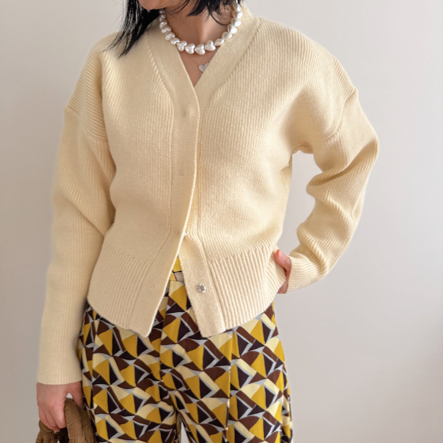 snap button cardigan (light yellow, brown)