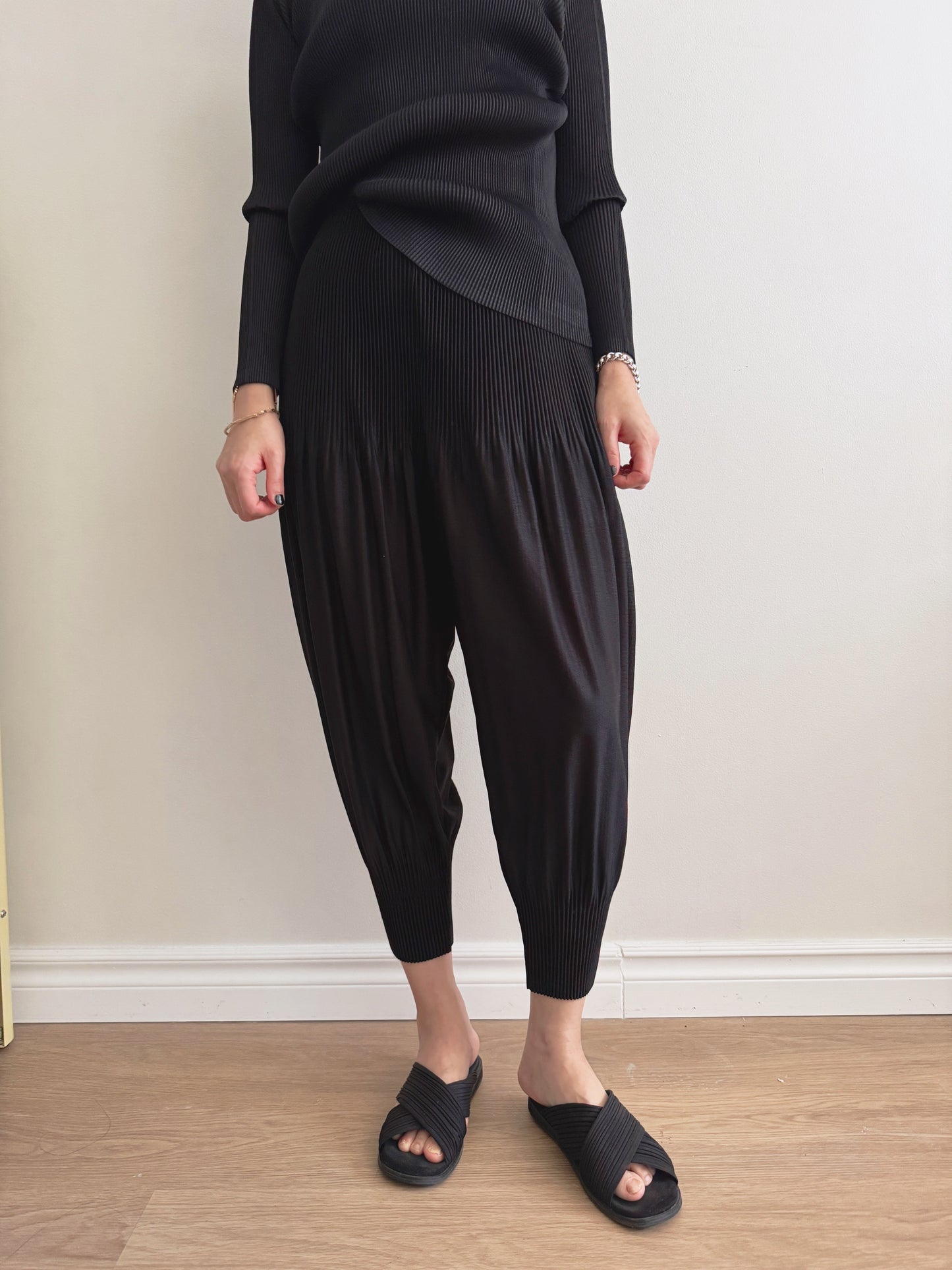 Pleats baggy pants ( black, pink, ivory, orange, mocha)