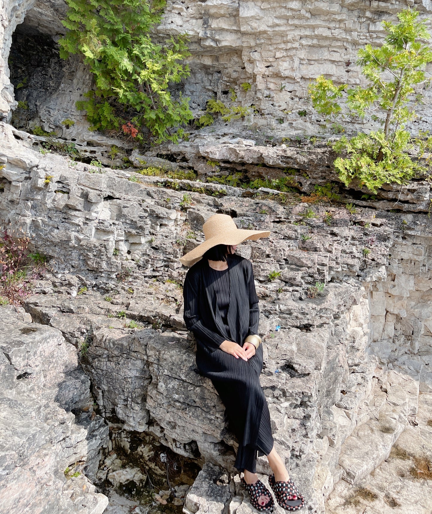 long sleeved cardigan (ivory, black)