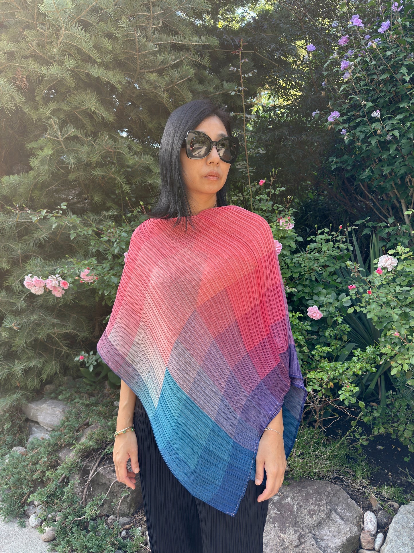 Pleats Gradation Cape(blue, purple )