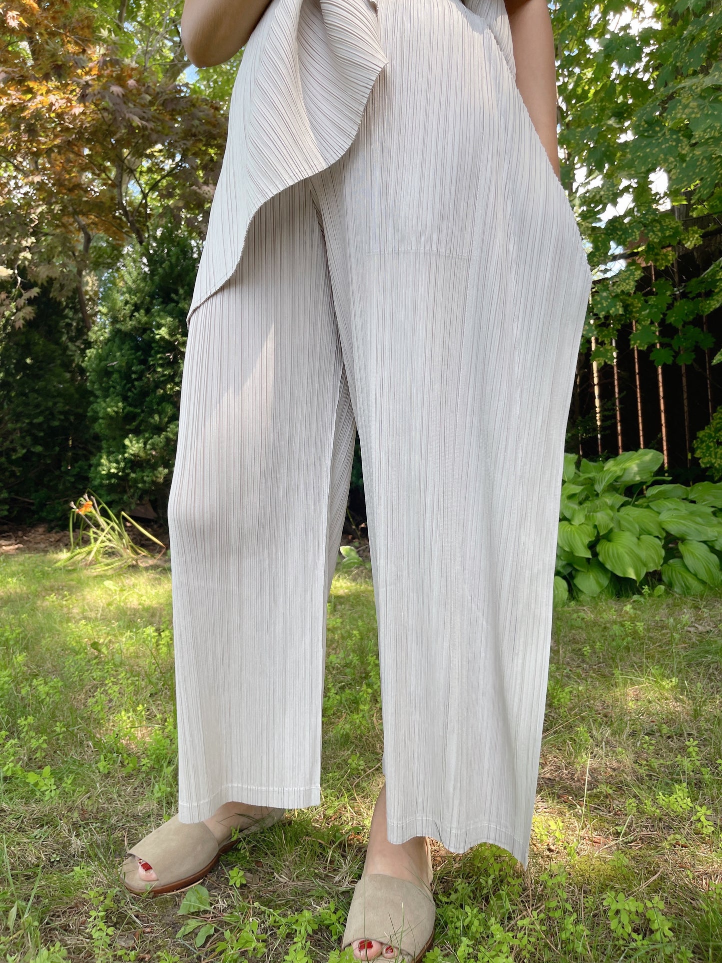 Pleats July pants (ivory, black, grey)