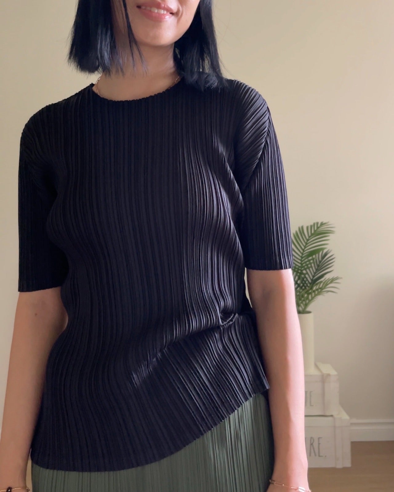 Pleats basic top (pink, gray khaki, ruby, white, black, silver)