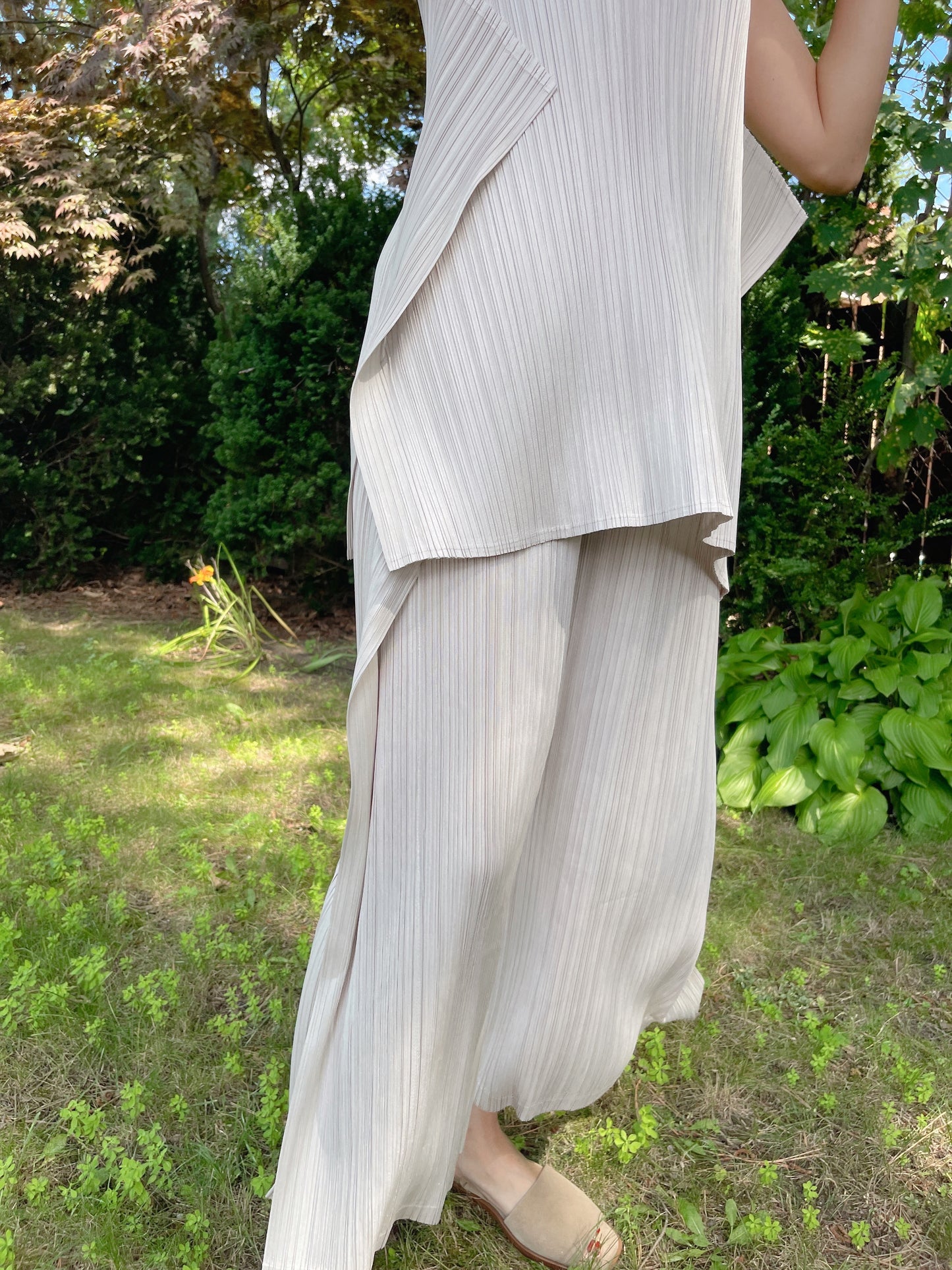 Pleats July pants (ivory, black, grey)