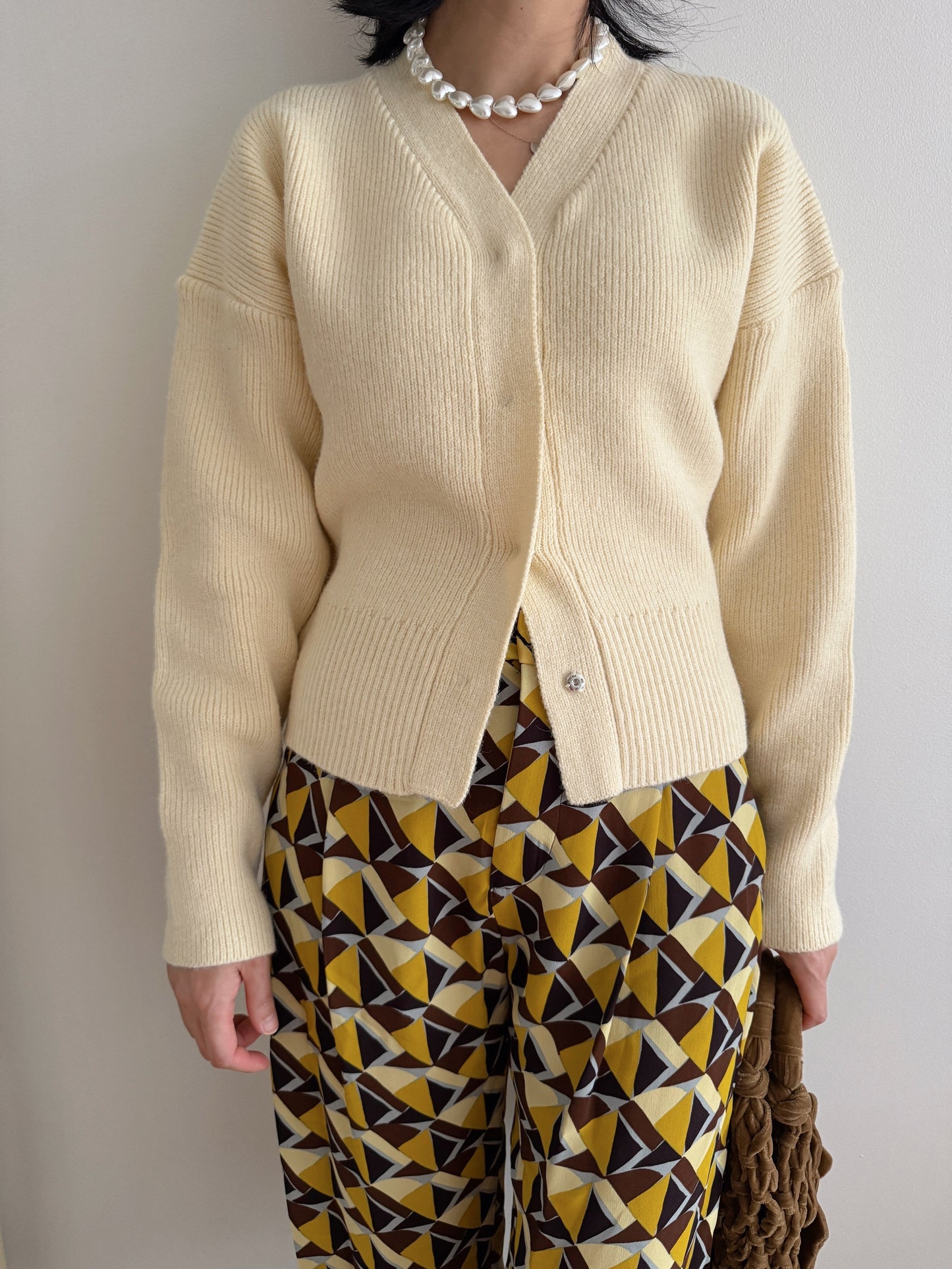 snap button cardigan (light yellow, brown)