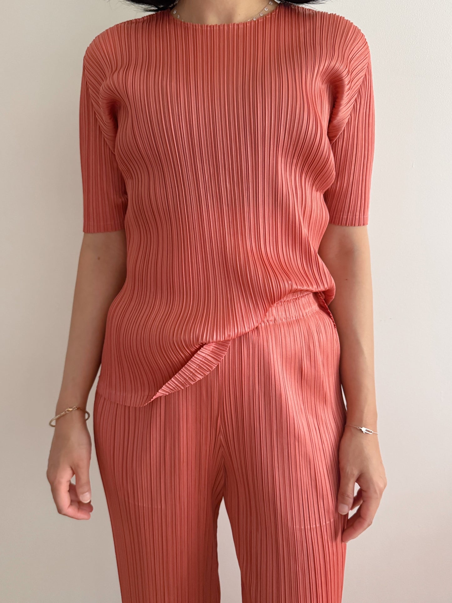 Pleats basic top (pink, gray khaki, ruby, white, black, silver)