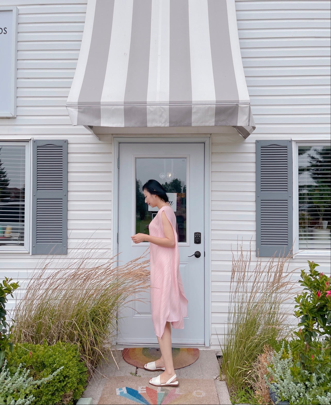 solid dress (black, pastel blue ,pink)