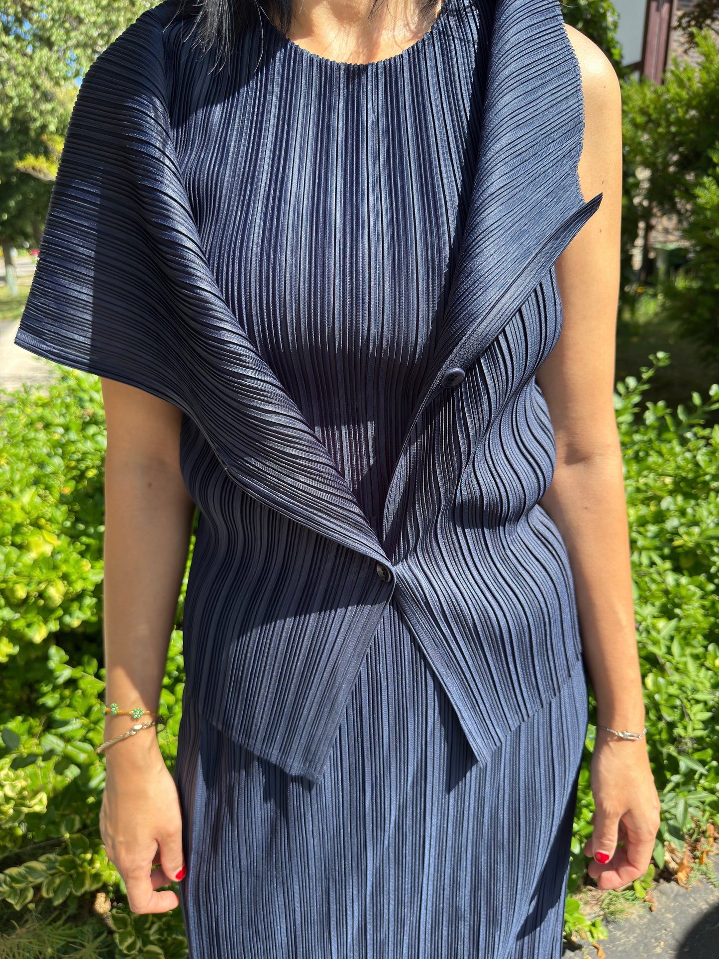 Pleated Vest (lilac, navy, black)