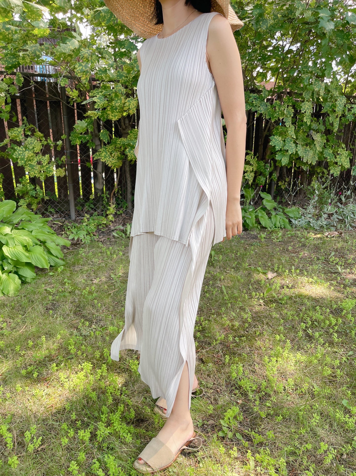 Pleats July pants (ivory, black, grey)