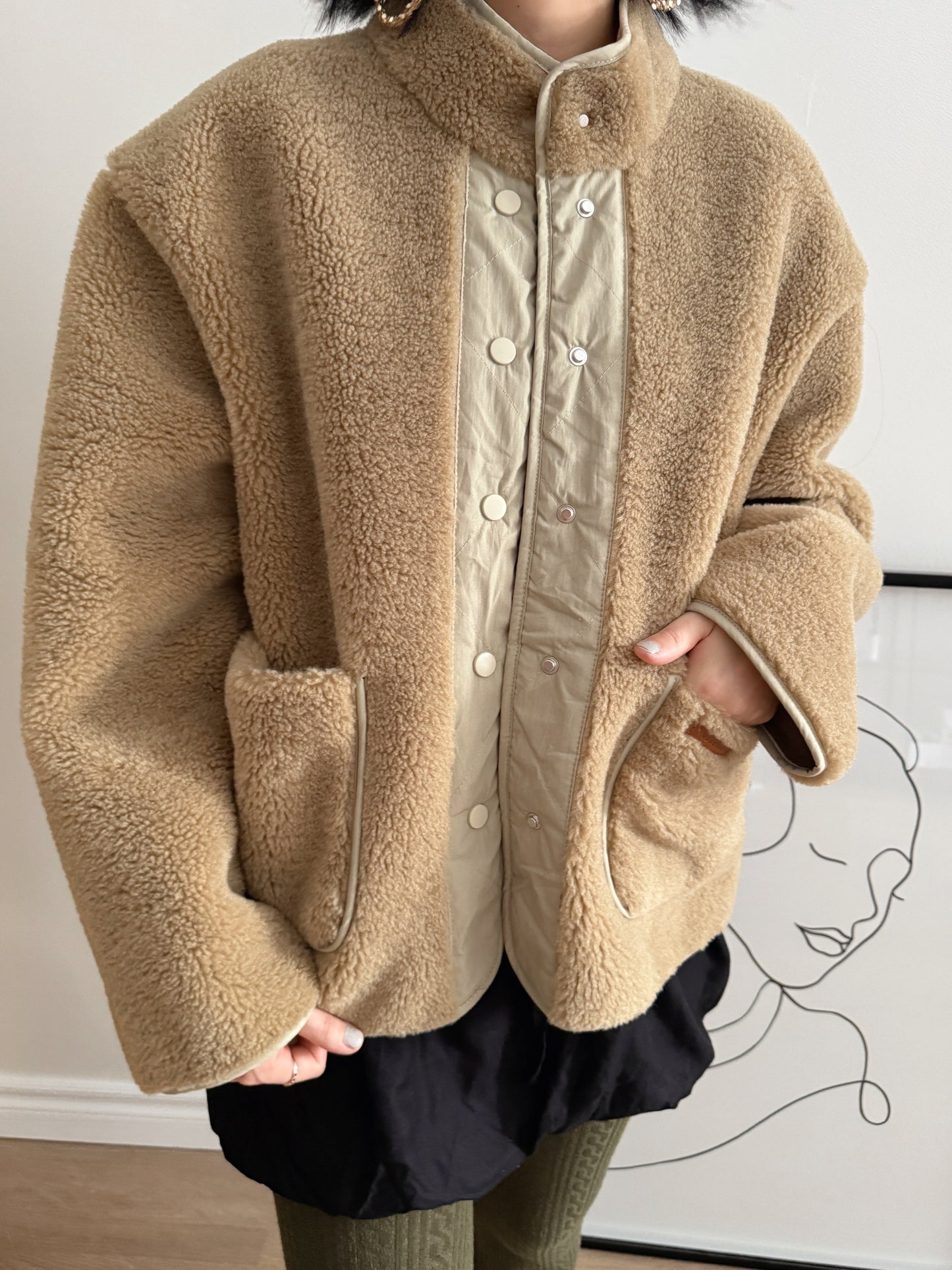 FAUX SHEARLING JACKET (Beige, Brown)