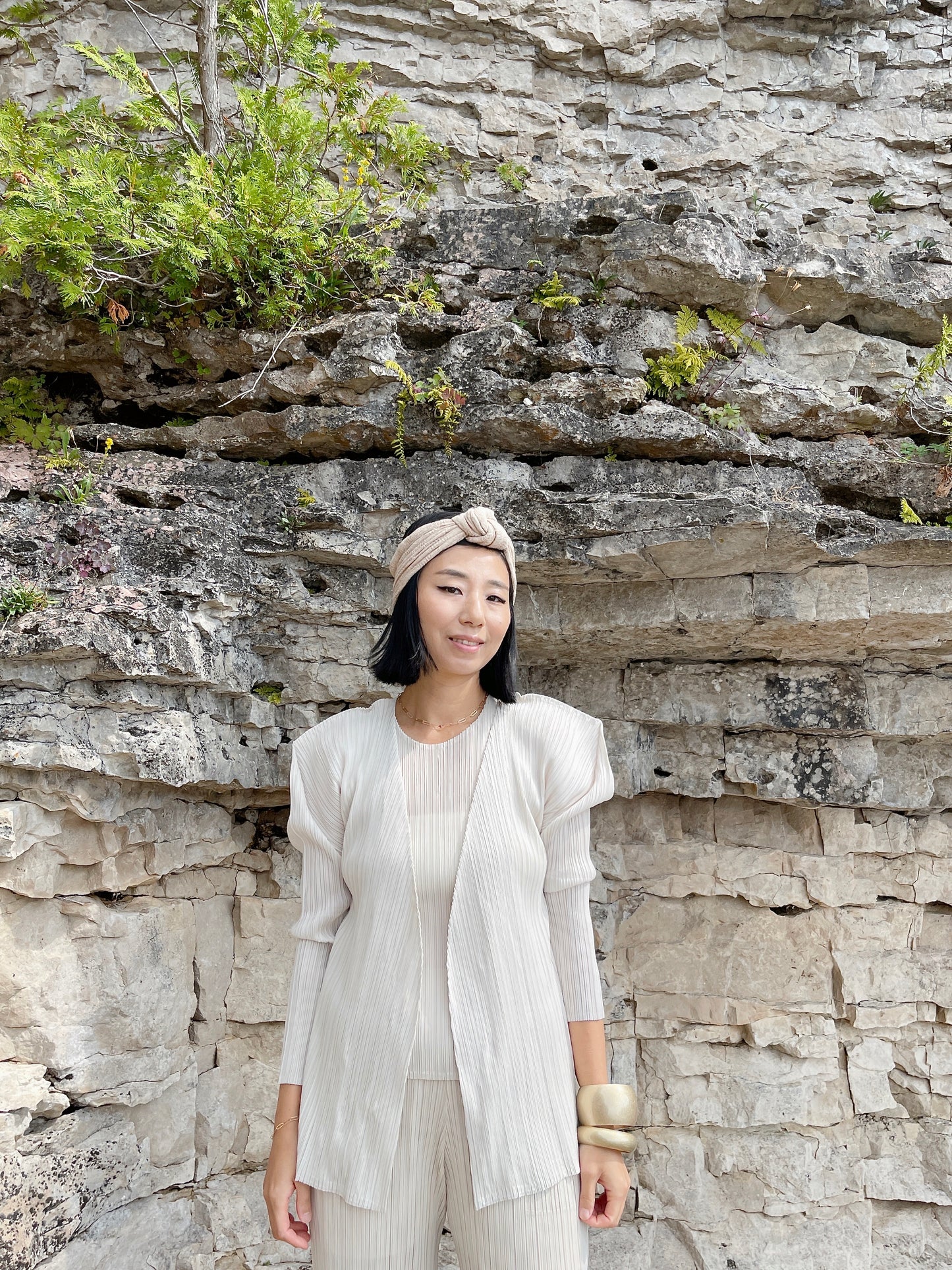 Edge Cardigan (black, ivory, green)