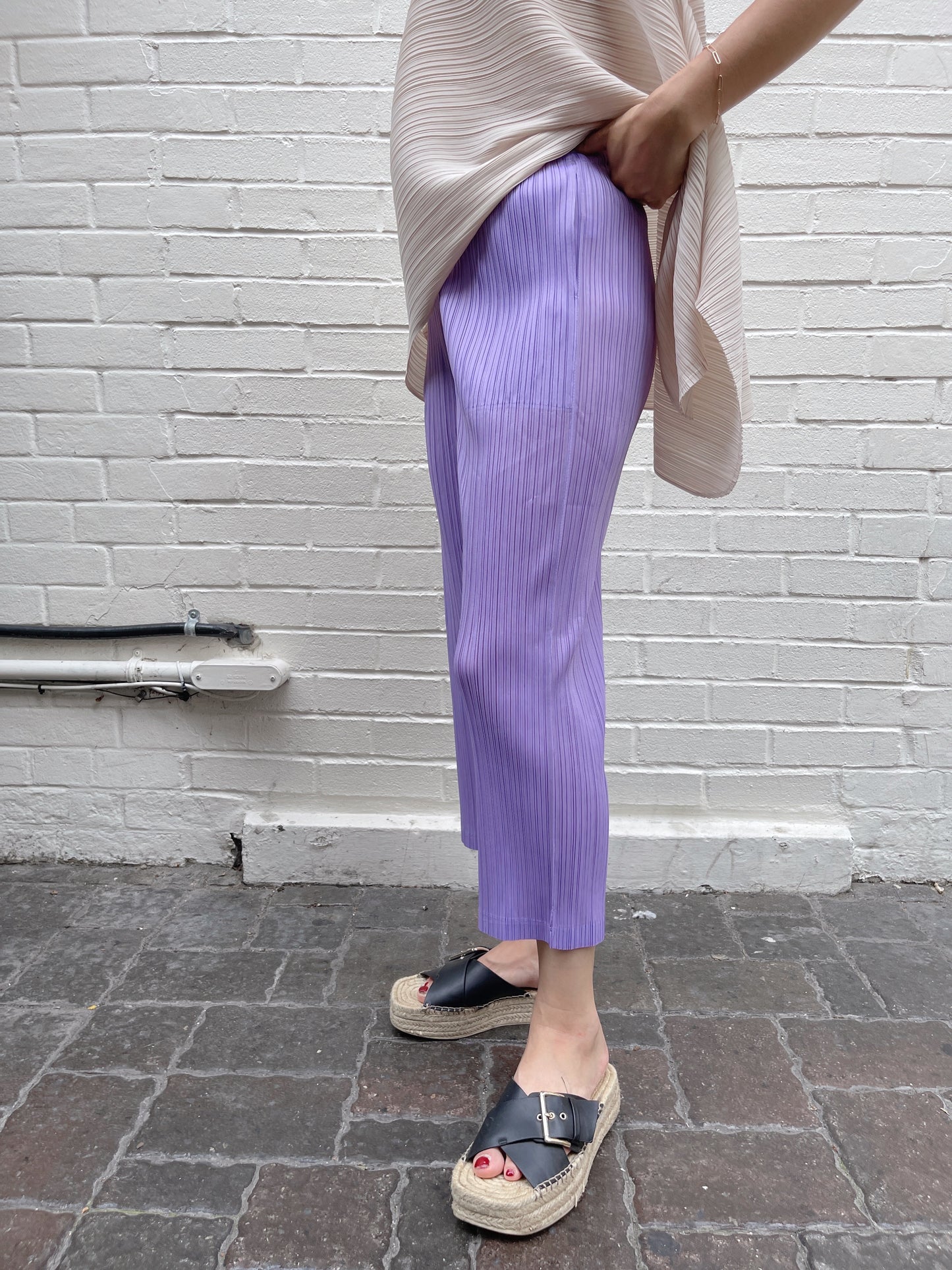 Pleats cropped pants