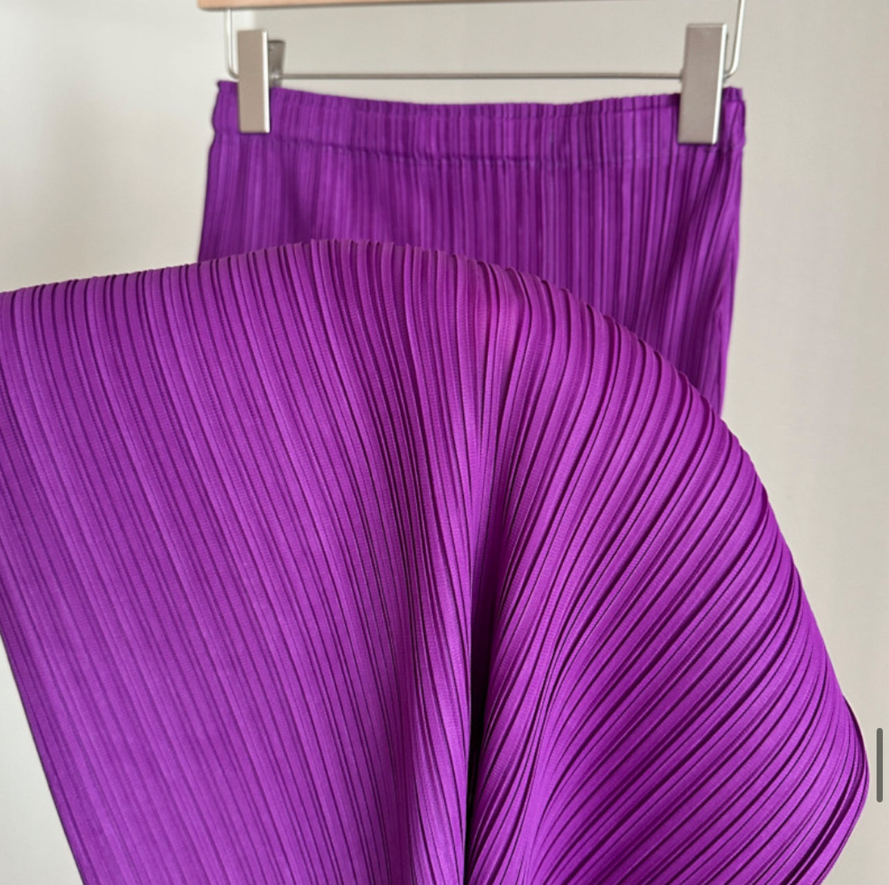 Pleats h line skirt (green, purple)