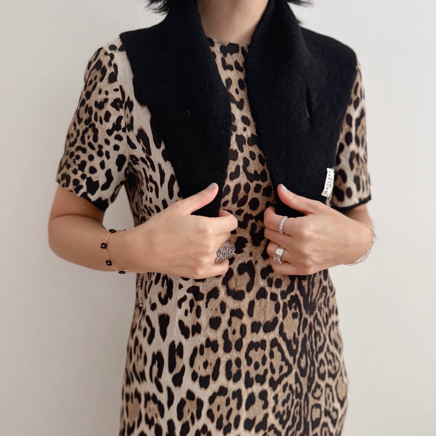 TRIANGULAR KNIT BANDANA (black,ivory)