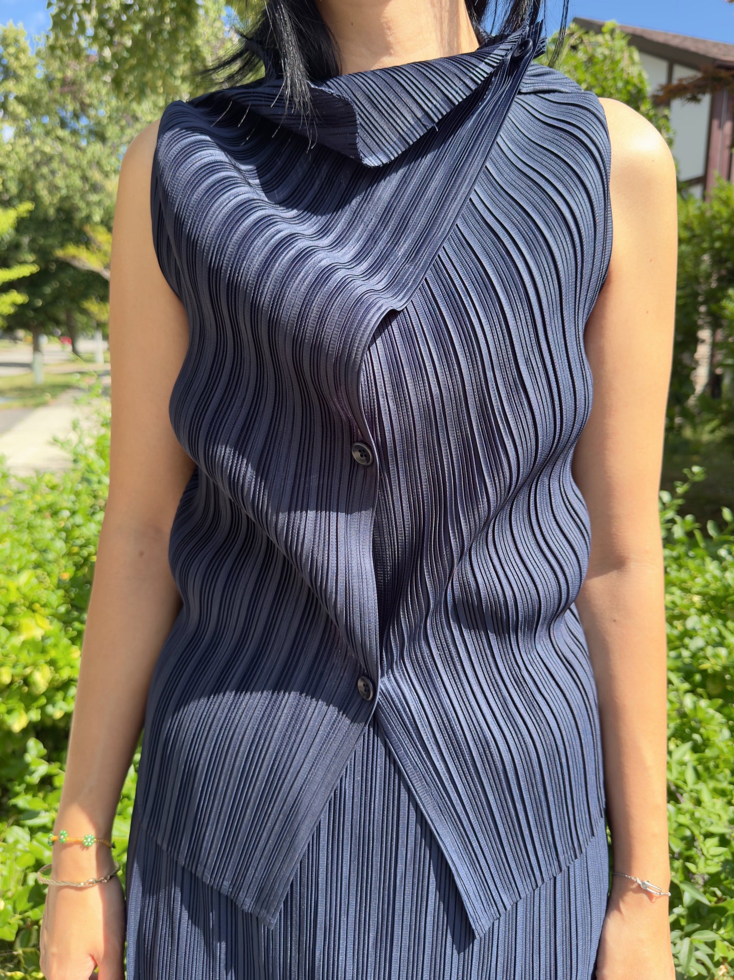 Pleated Vest (lilac, navy, black)