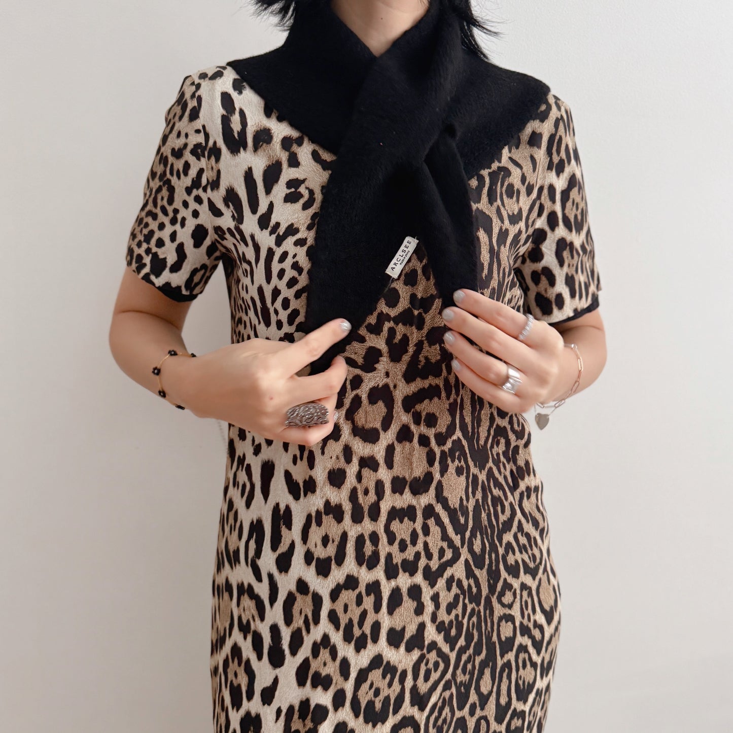 TRIANGULAR KNIT BANDANA (black,ivory)