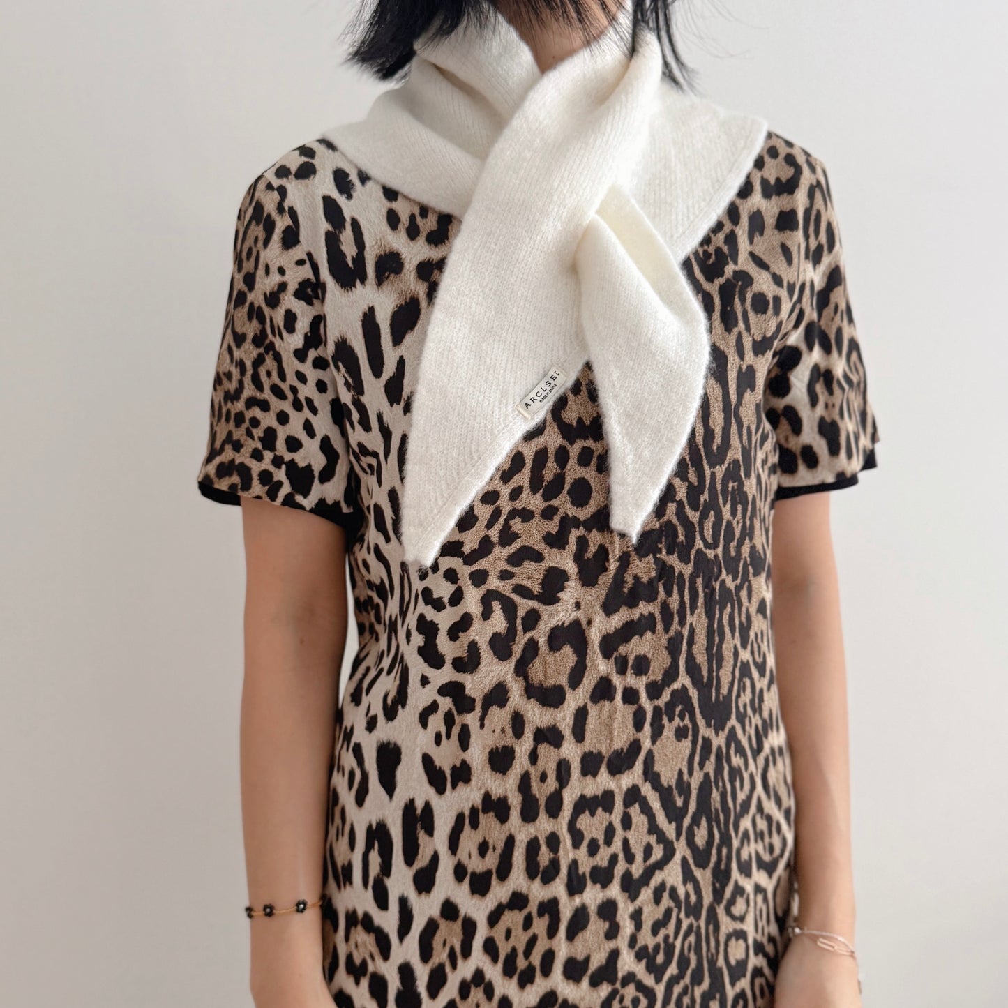 TRIANGULAR KNIT BANDANA (black,ivory)