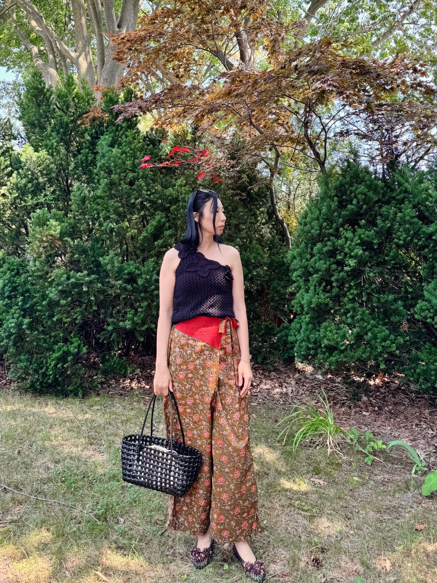 woven basket bag ( red, green, black)