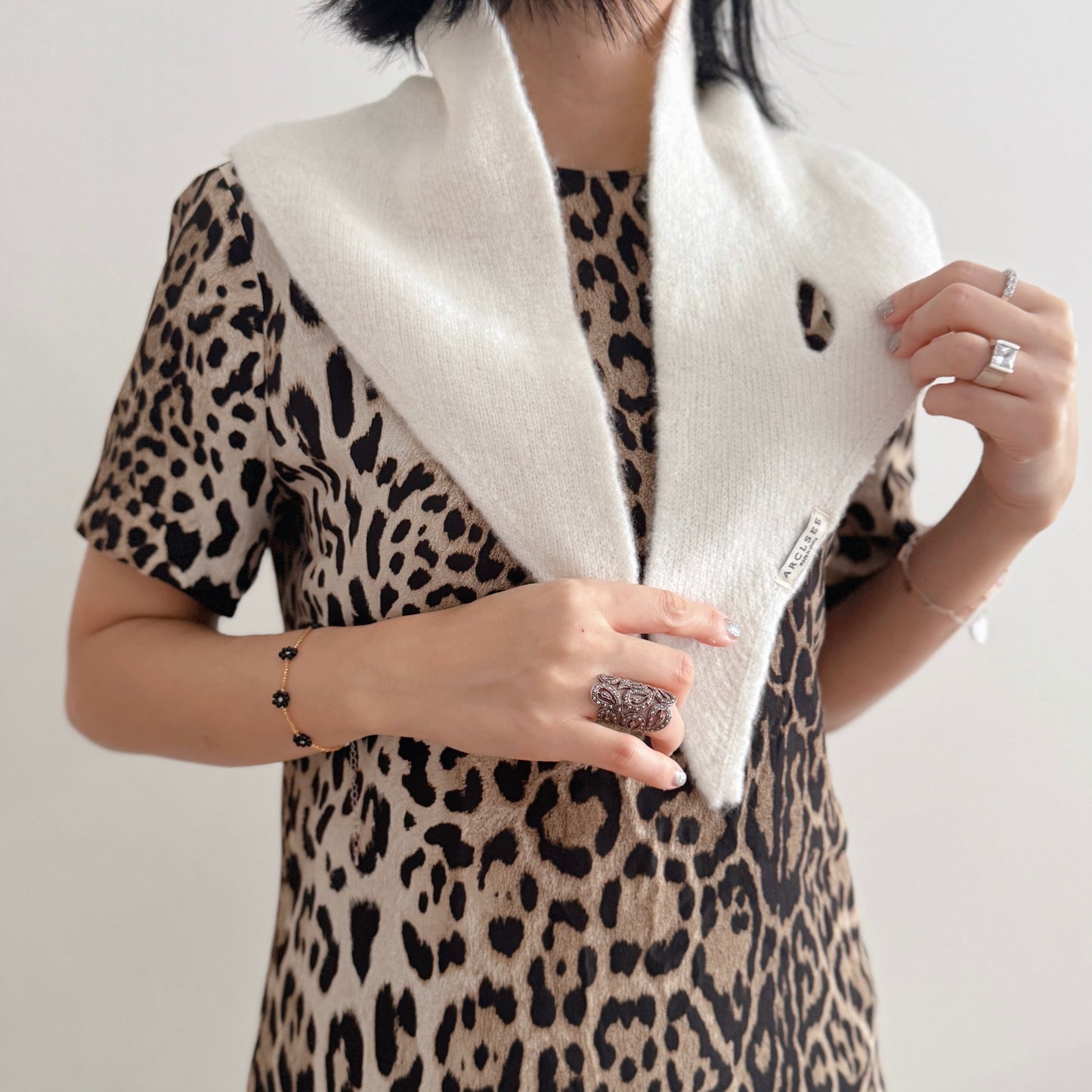 TRIANGULAR KNIT BANDANA (black,ivory)
