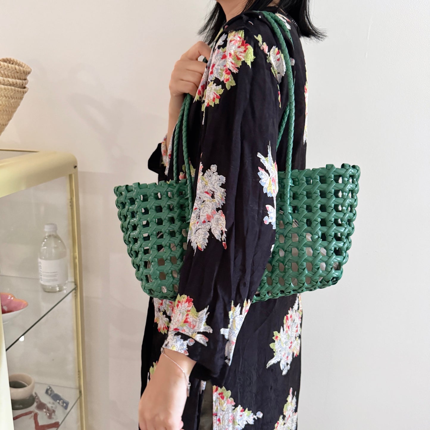 woven basket bag ( red, green, black)