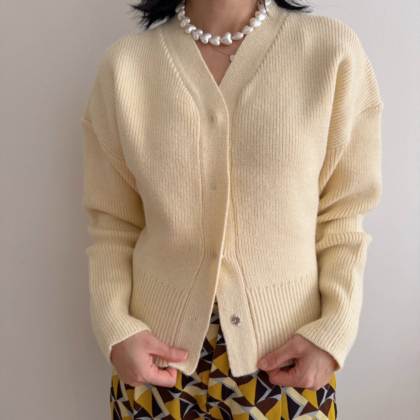 snap button cardigan (light yellow, brown)