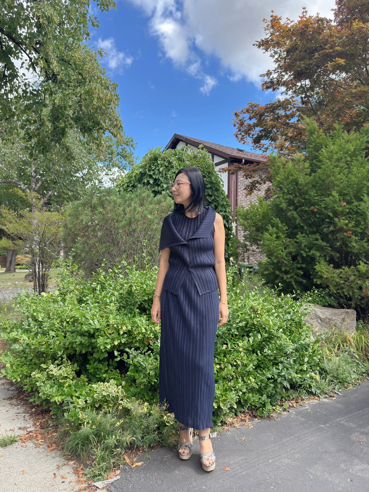 Pleated Vest (lilac, navy, black)