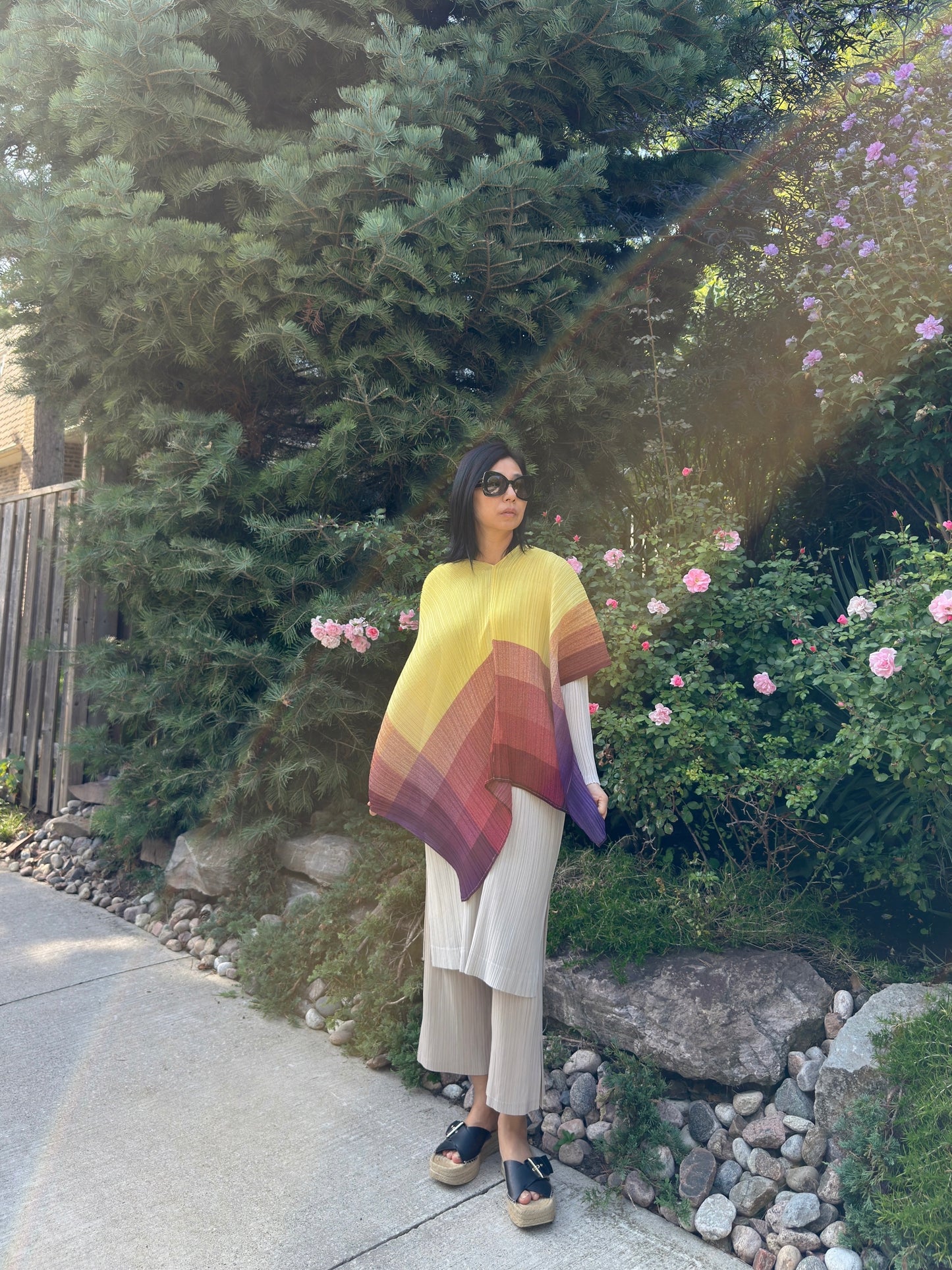 Pleats Gradation Cape(blue, purple )