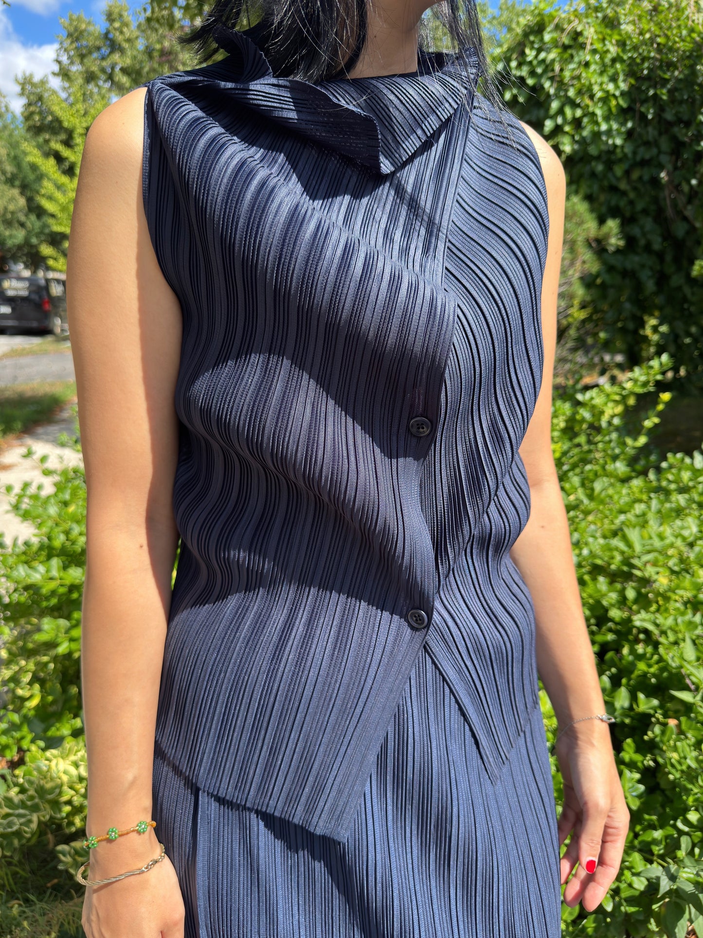 Pleated Vest (lilac, navy, black)