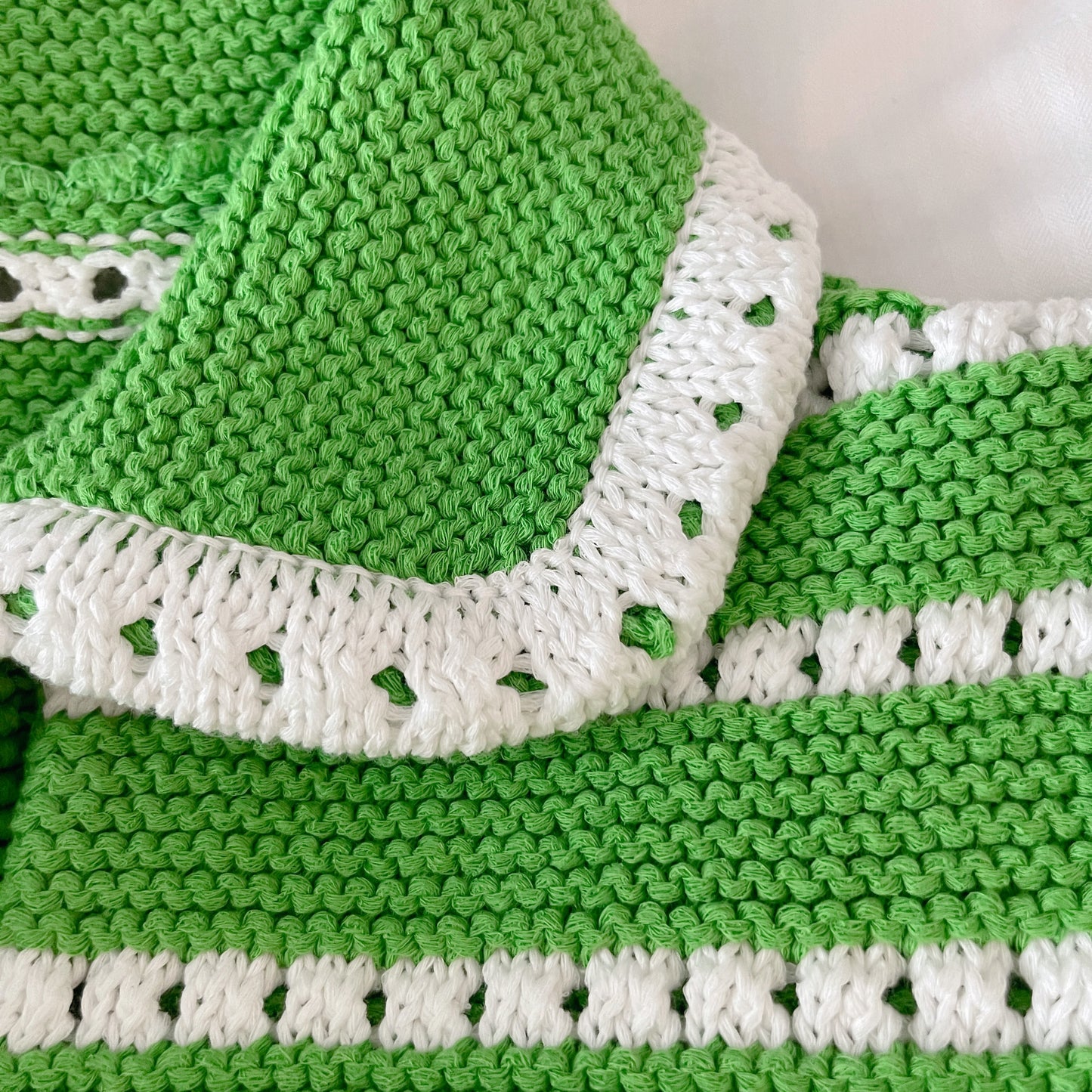 Punching knit cardigan (pink,green)