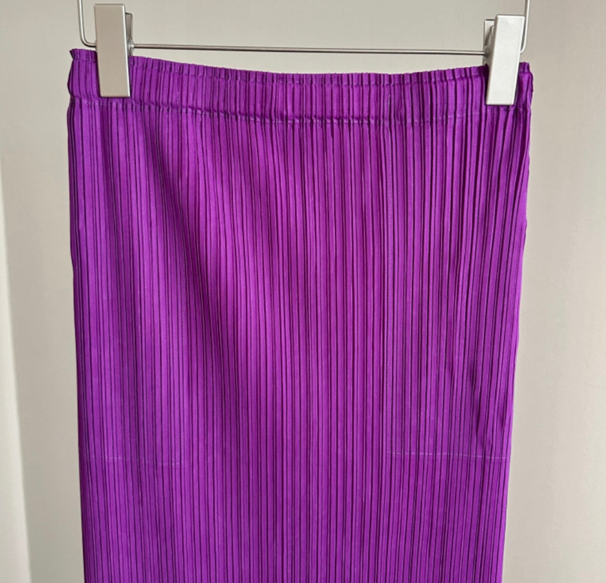 Pleats h line skirt (green, purple)