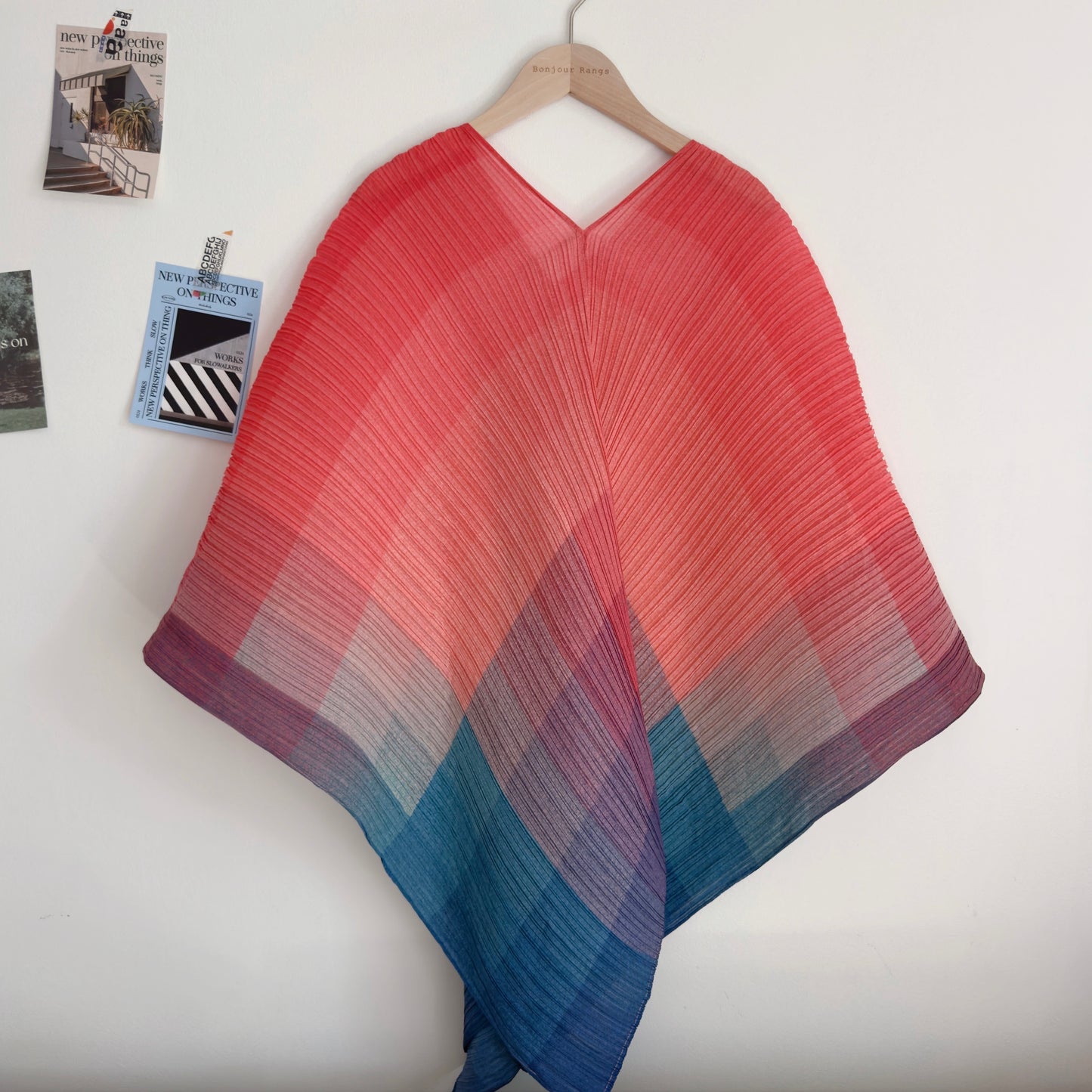 Pleats Gradation Cape(blue, purple )