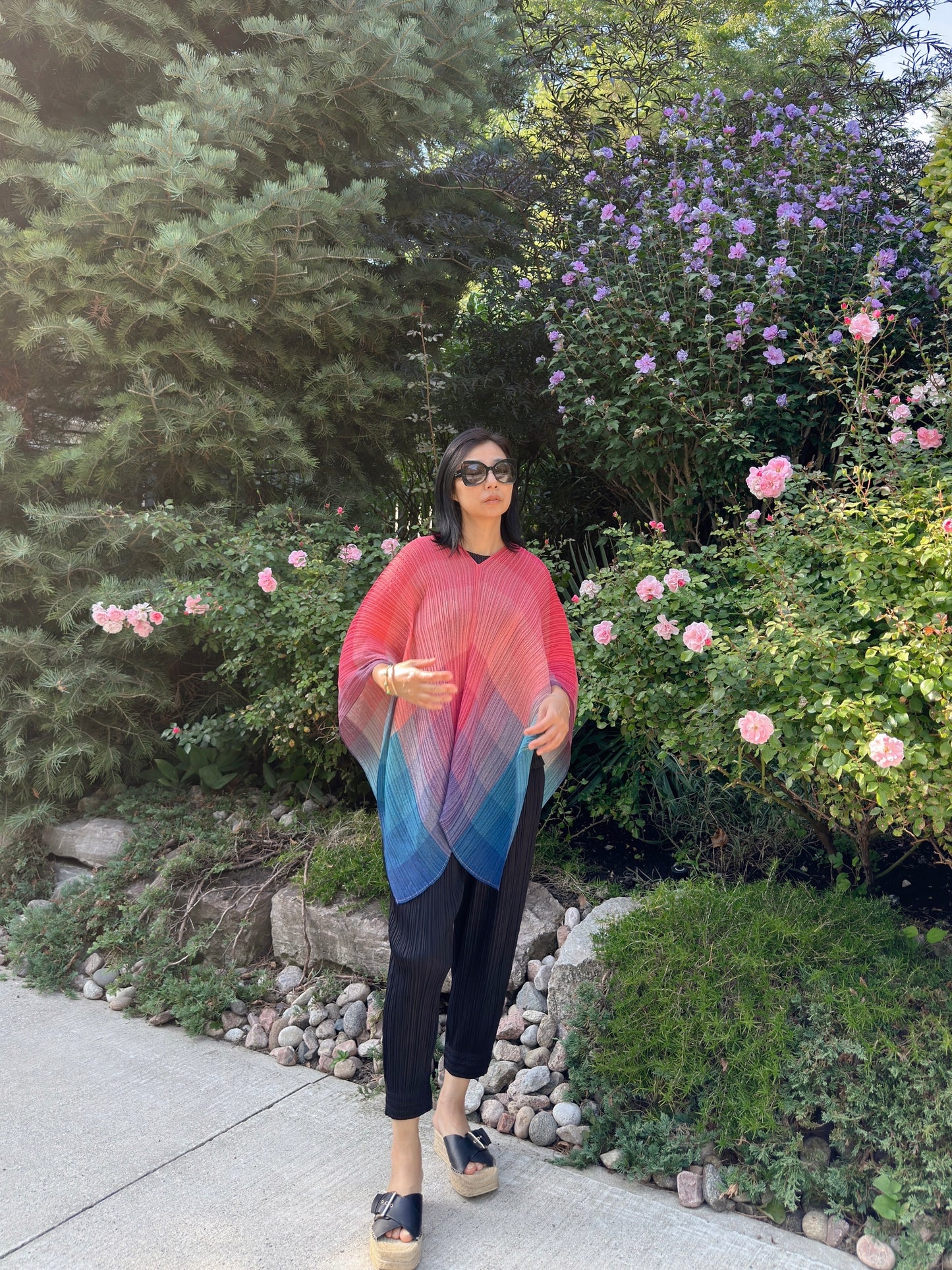 Pleats Gradation Cape(blue, purple )