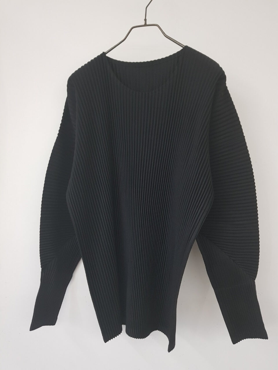A-POC Pleats round tee ( black, ivory, red)
