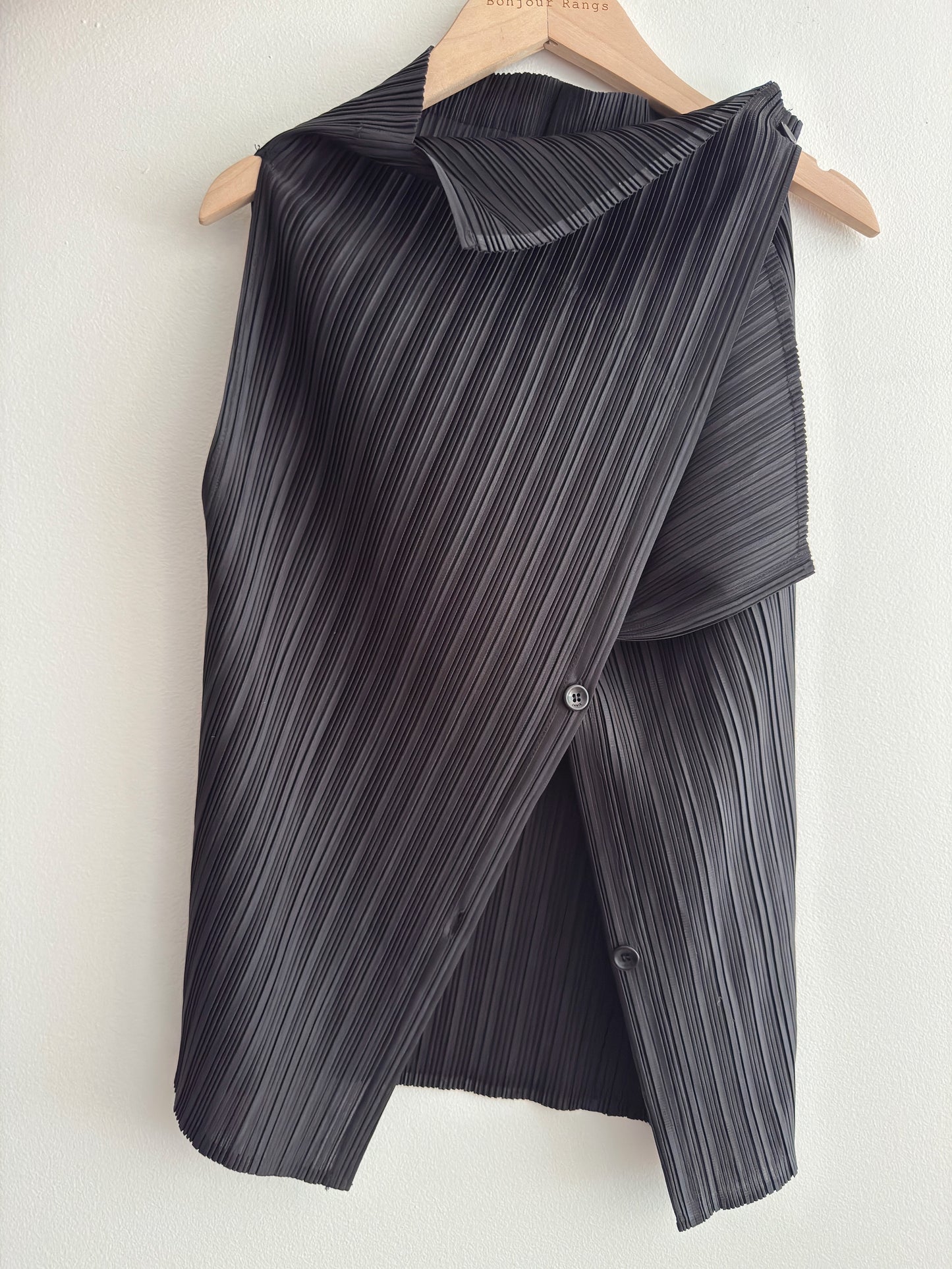 Pleated Vest (lilac, navy, black)